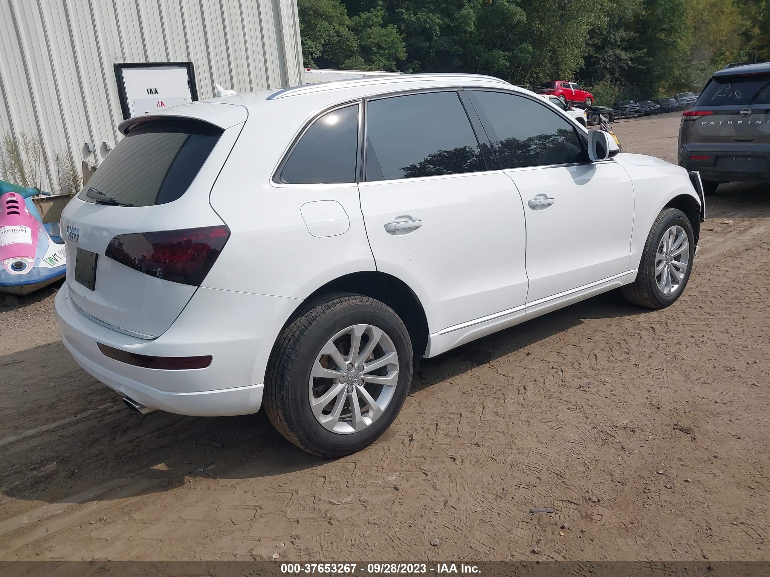 Photo 3 VIN: WA1C2AFP5GA133501 - AUDI Q5 