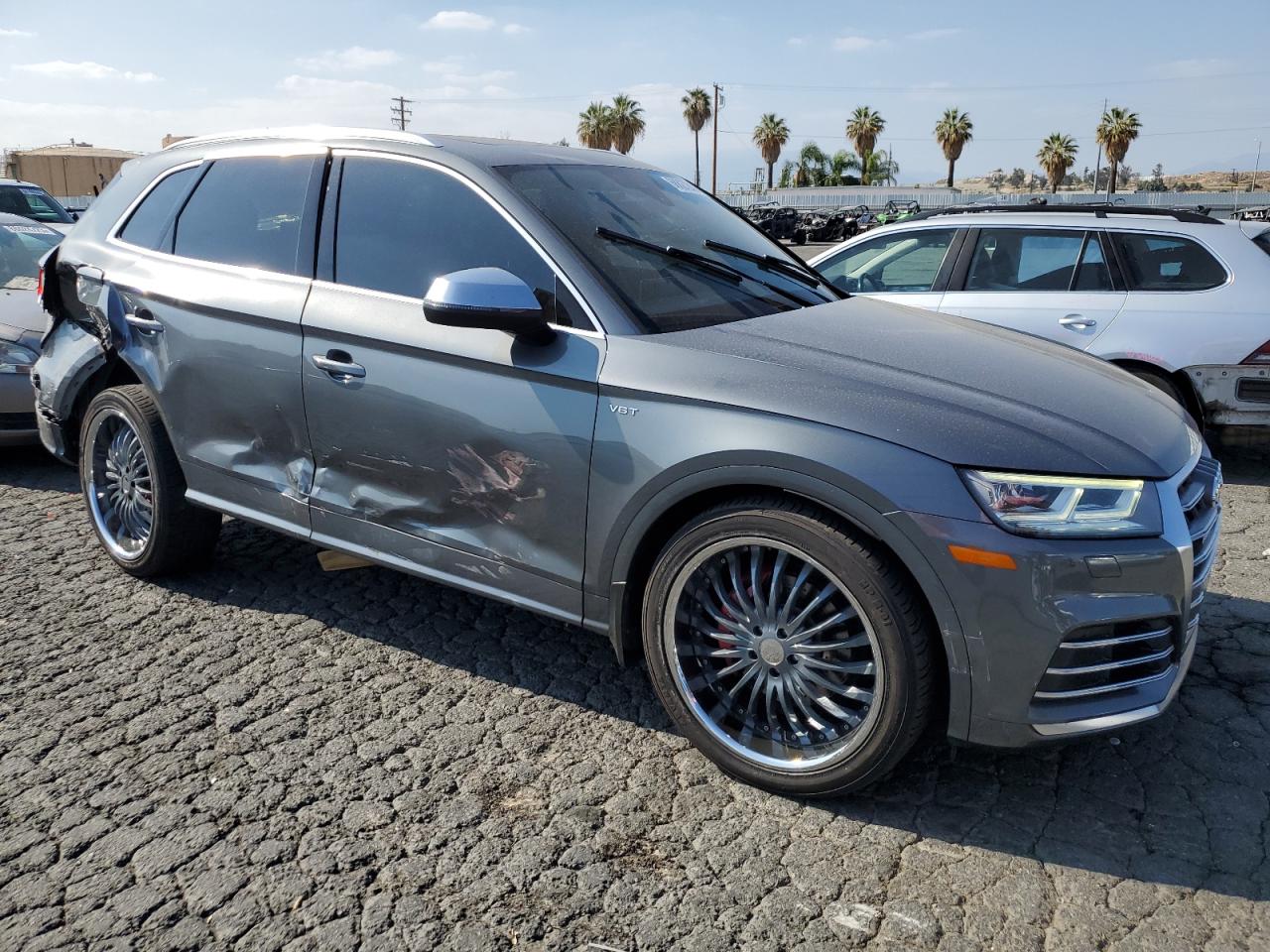 Photo 3 VIN: WA1C4AFY3J2099983 - AUDI SQ5 