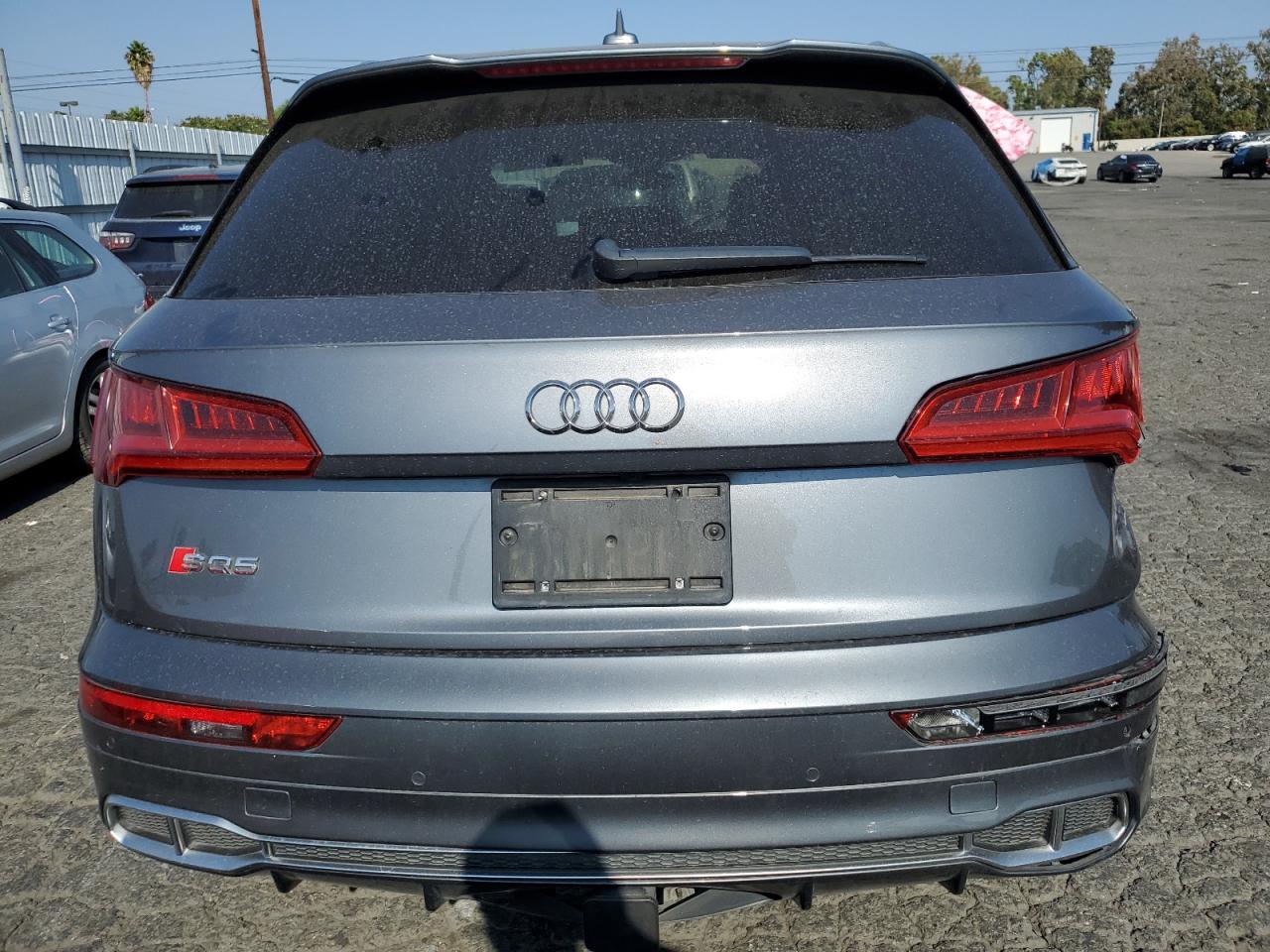 Photo 5 VIN: WA1C4AFY3J2099983 - AUDI SQ5 