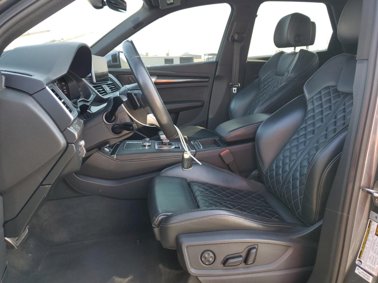 Photo 6 VIN: WA1C4AFY3J2099983 - AUDI SQ5 