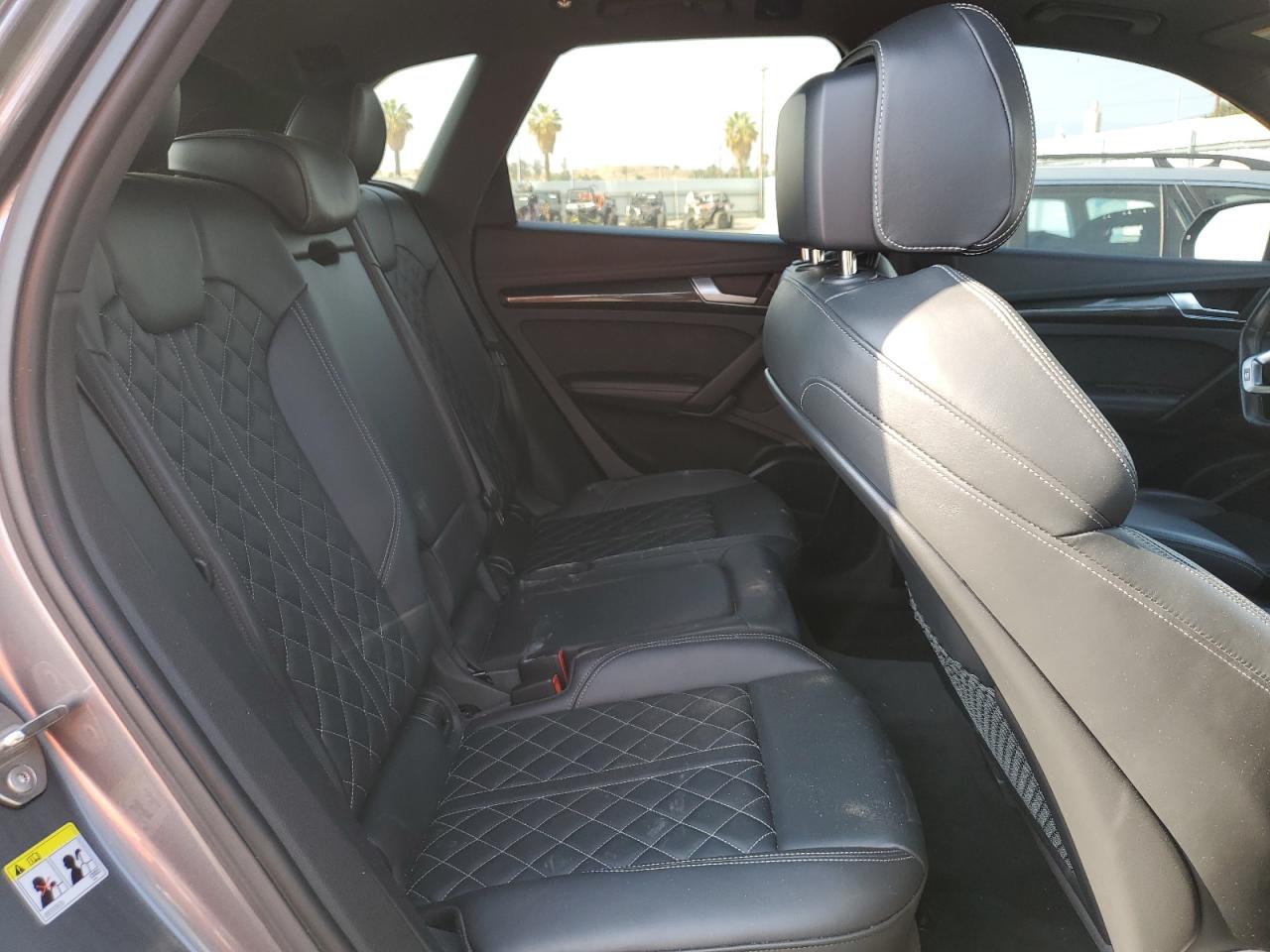 Photo 9 VIN: WA1C4AFY3J2099983 - AUDI SQ5 