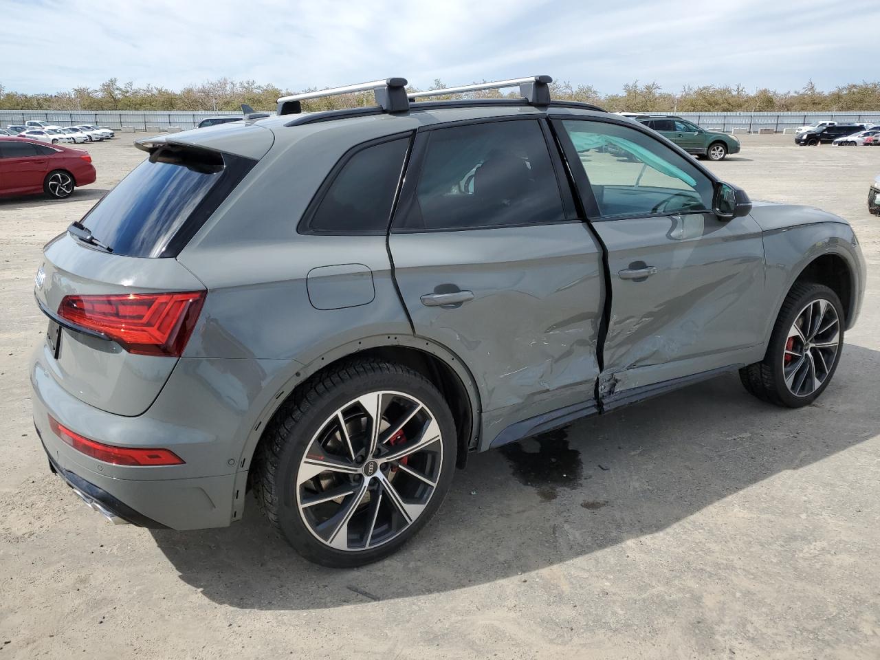 Photo 2 VIN: WA1C4AFY4M2018879 - AUDI SQ5 