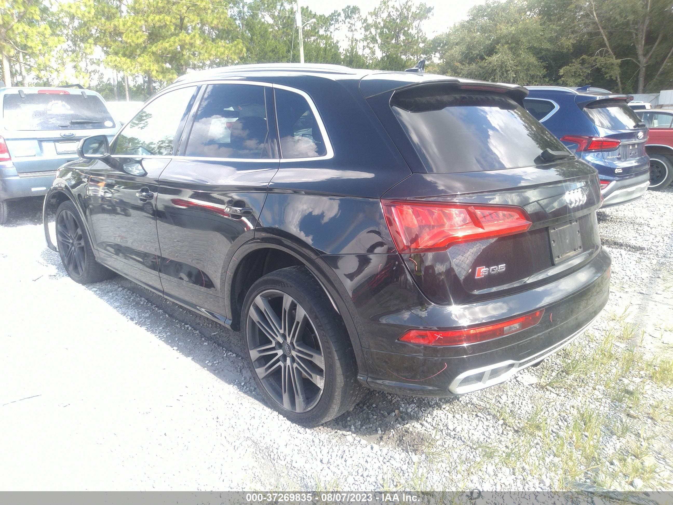 Photo 2 VIN: WA1C4AFY8J2071208 - AUDI SQ5 