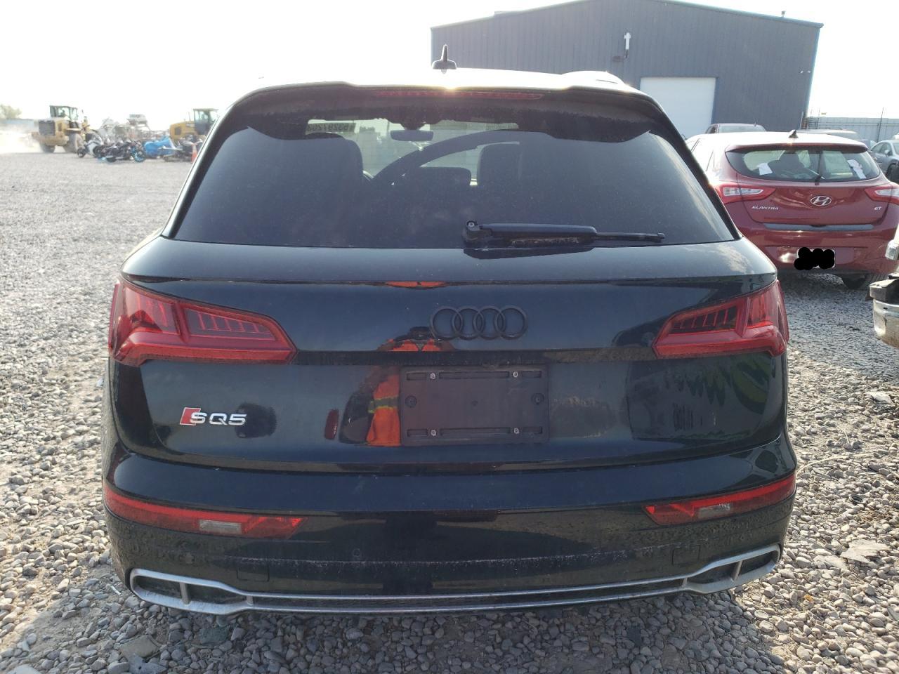 Photo 5 VIN: WA1C4AFY8J2080023 - AUDI SQ5 