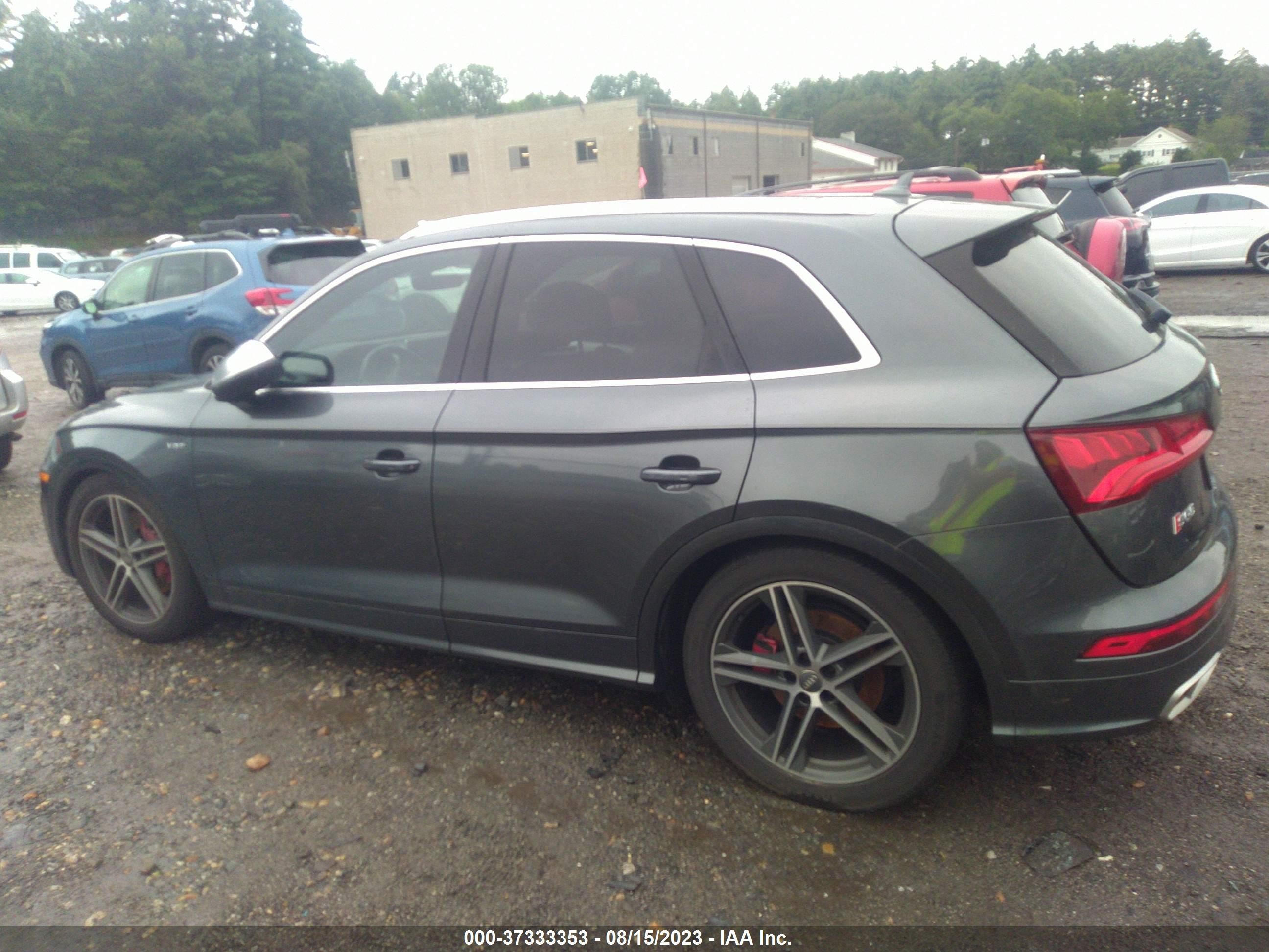 Photo 13 VIN: WA1C4AFY8J2099042 - AUDI SQ5 