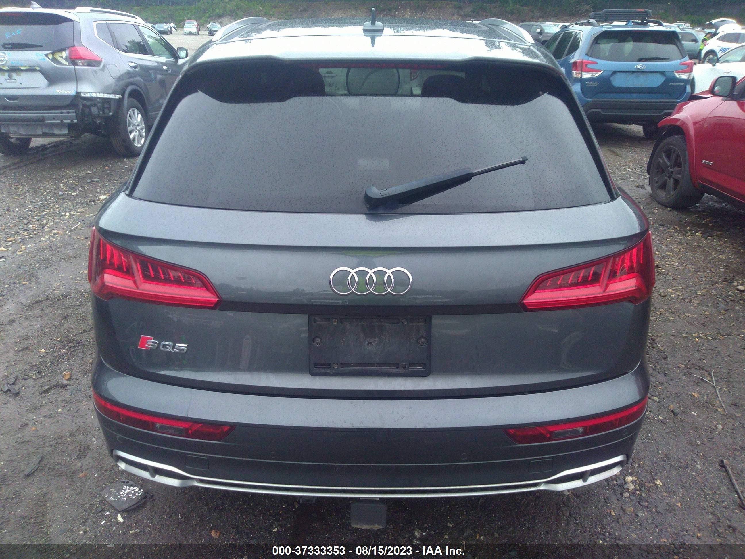 Photo 15 VIN: WA1C4AFY8J2099042 - AUDI SQ5 