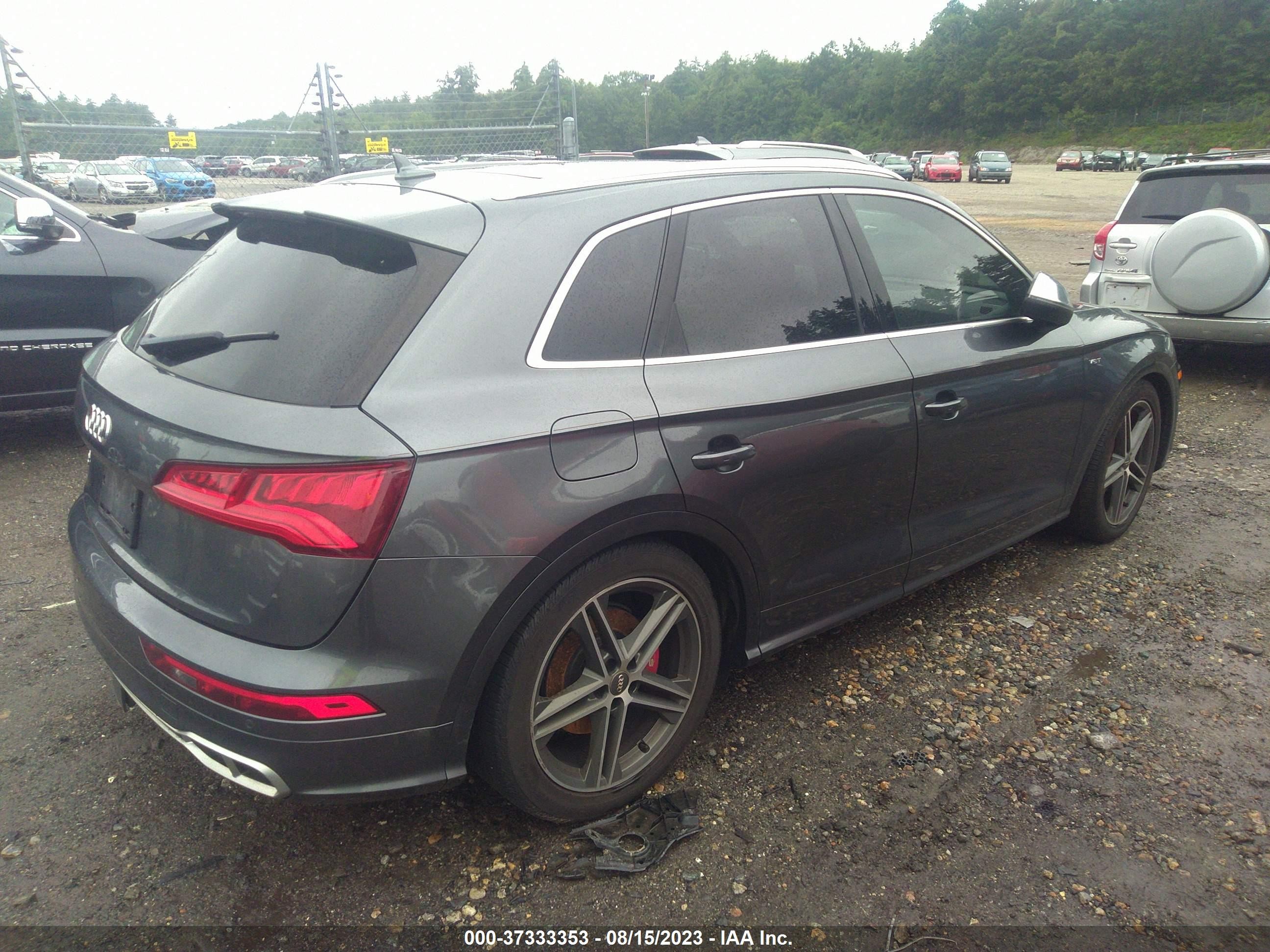 Photo 3 VIN: WA1C4AFY8J2099042 - AUDI SQ5 