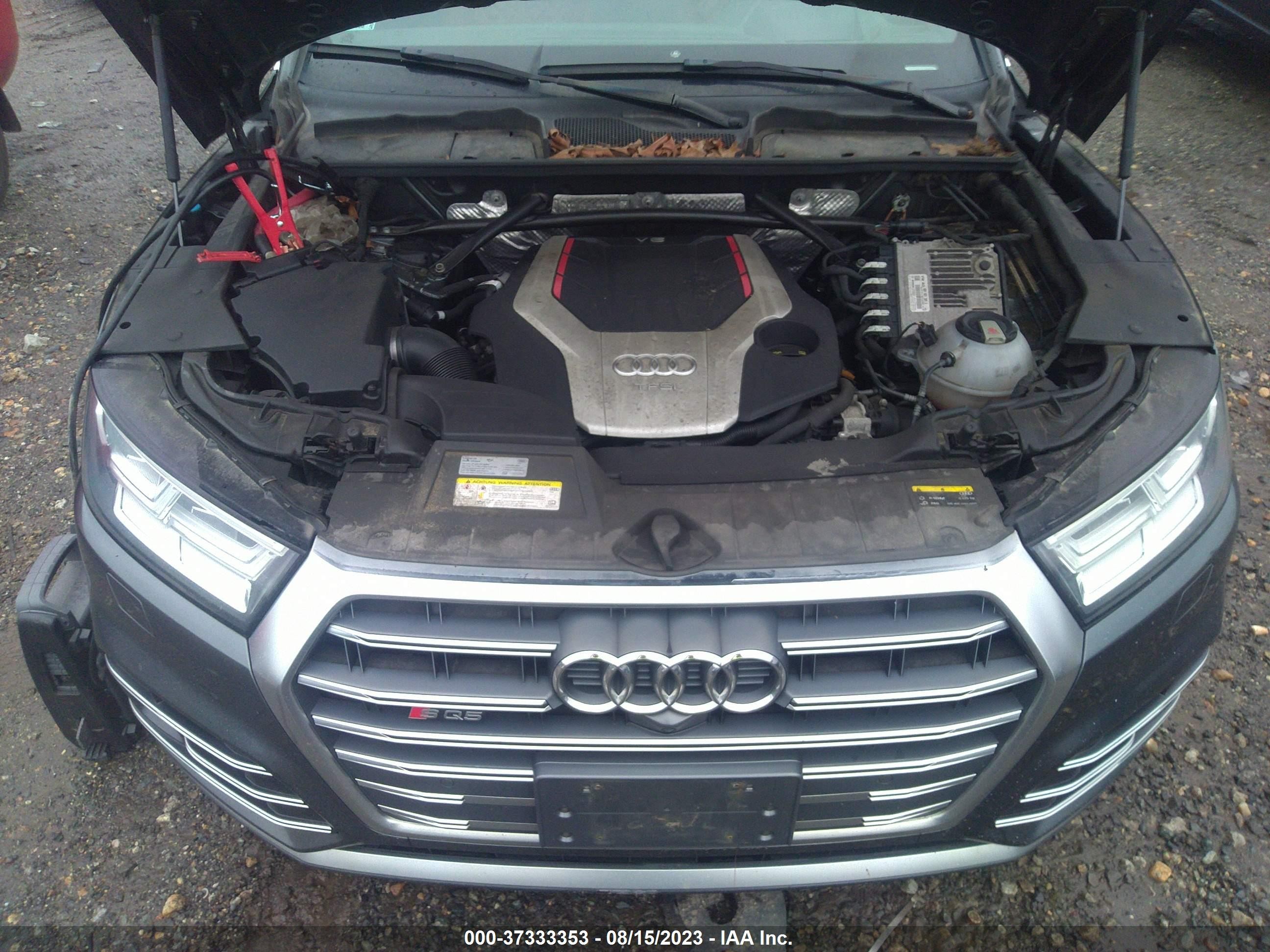 Photo 9 VIN: WA1C4AFY8J2099042 - AUDI SQ5 