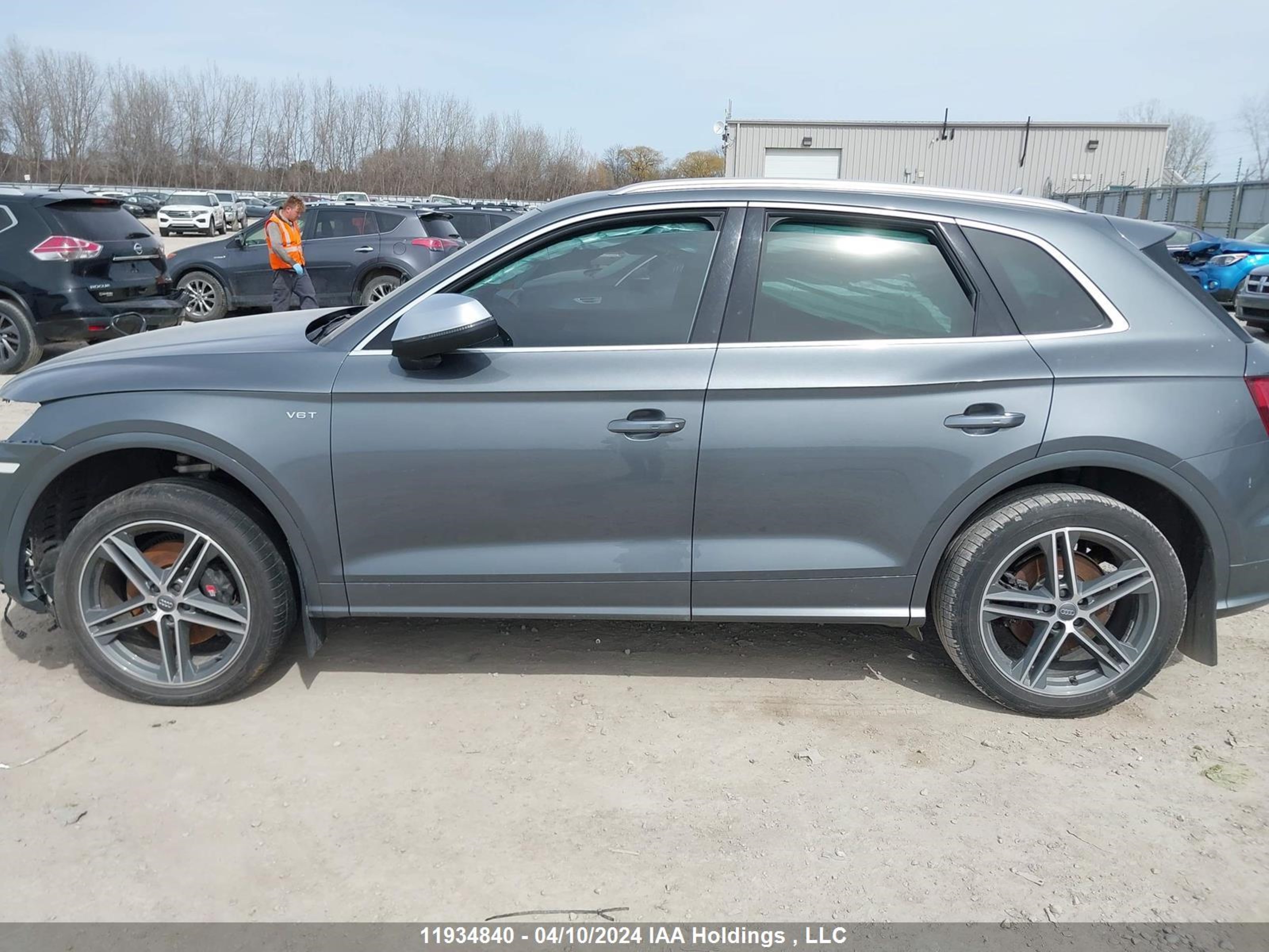 Photo 12 VIN: WA1C4AFY8J2245682 - AUDI SQ5 