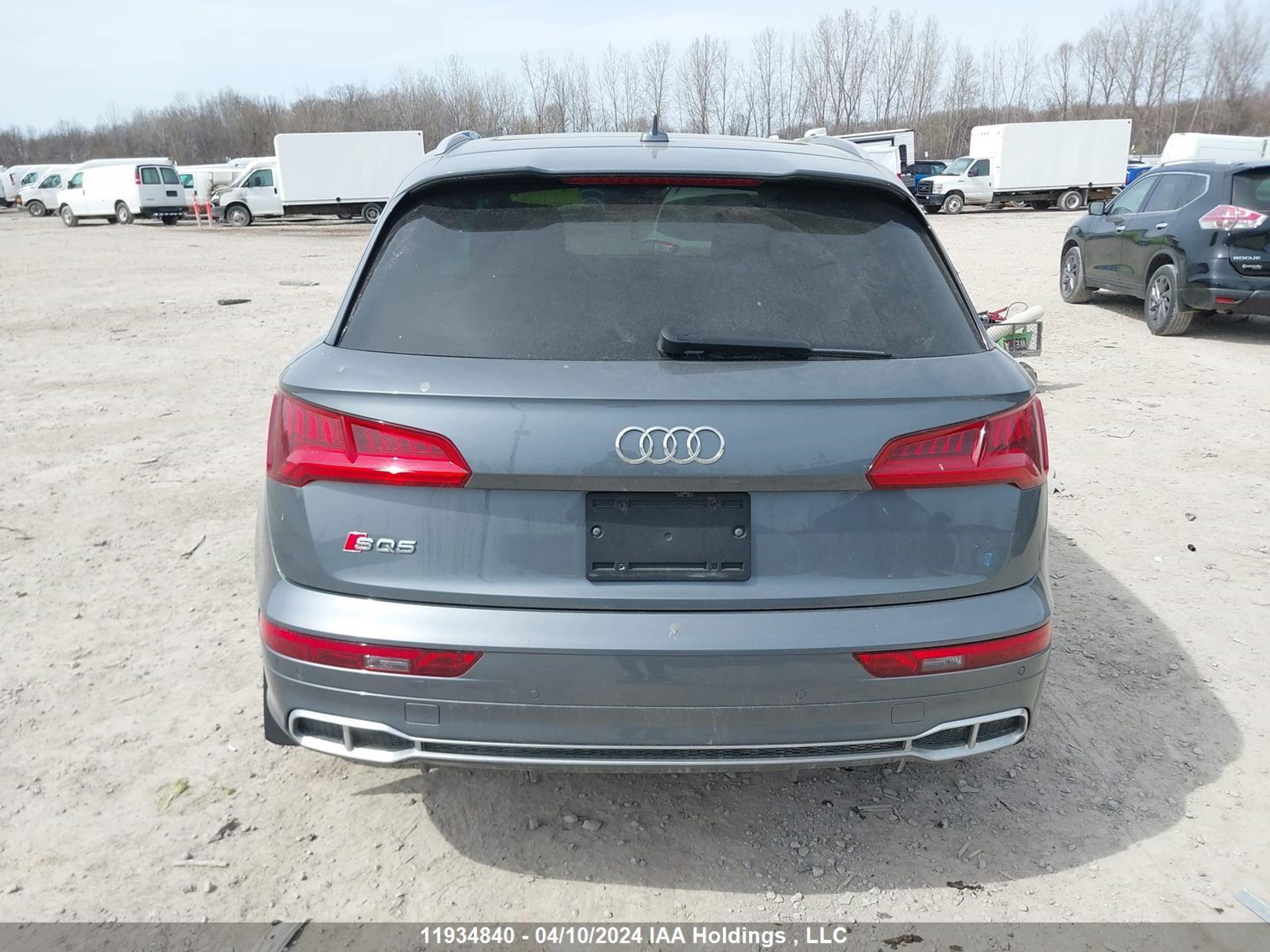 Photo 14 VIN: WA1C4AFY8J2245682 - AUDI SQ5 