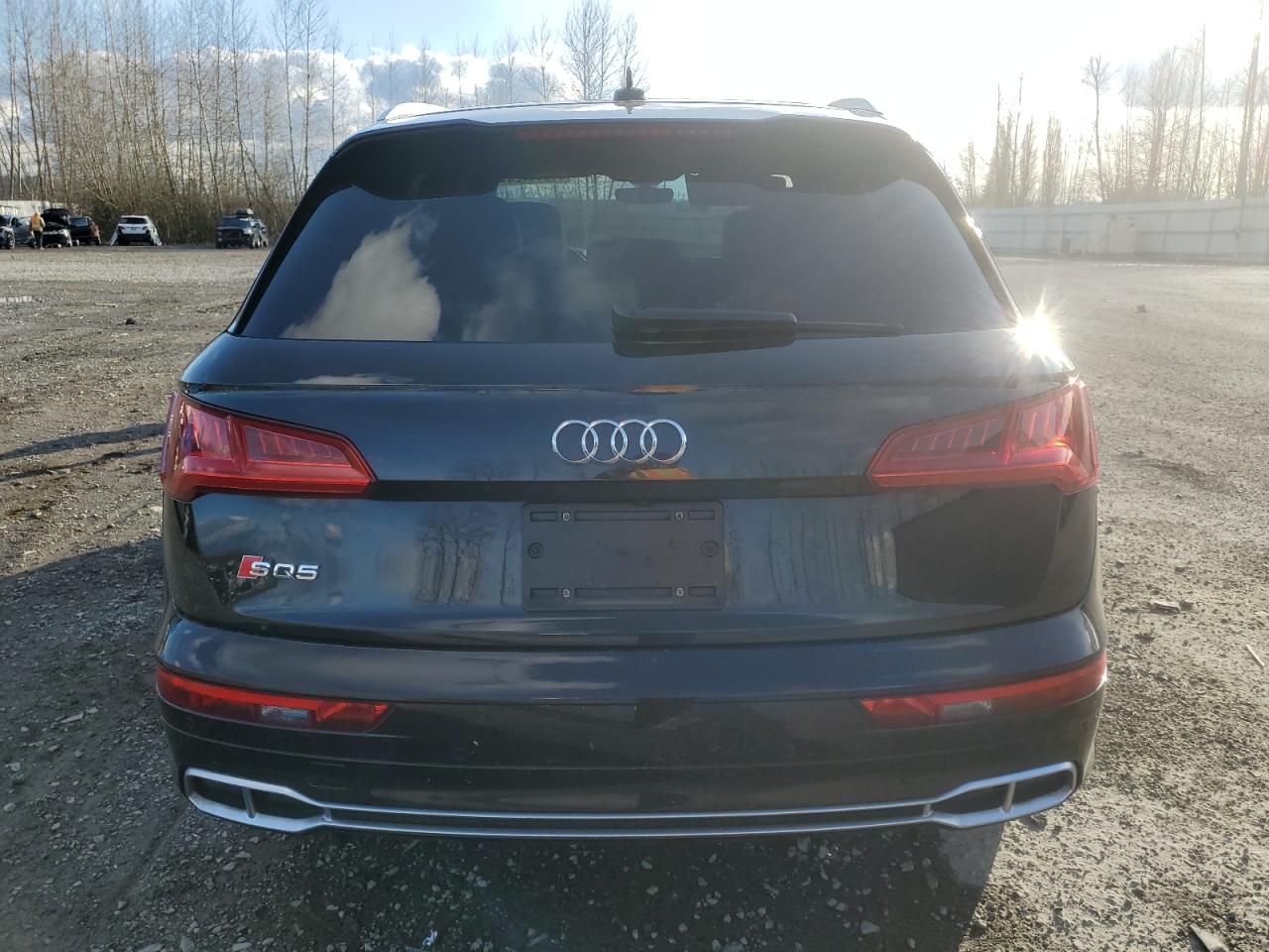 Photo 5 VIN: WA1C4AFY9J2019652 - AUDI SQ5 