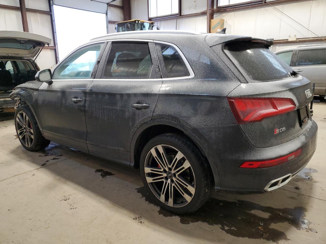 Photo 1 VIN: WA1C4AFY9J2049234 - AUDI SQ5 