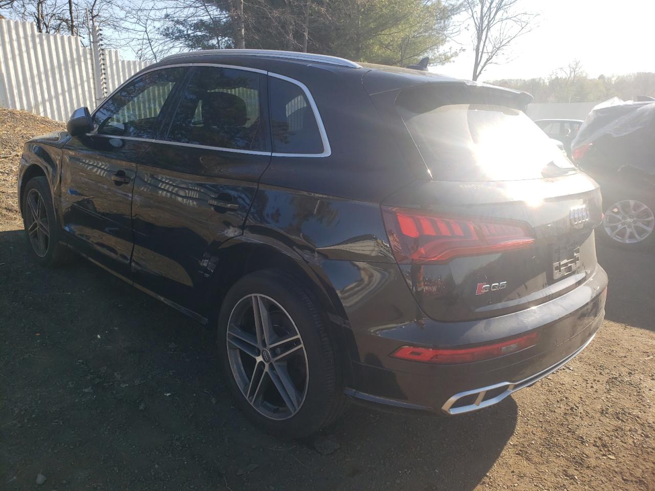 Photo 1 VIN: WA1C4AFY9J2140276 - AUDI SQ5 