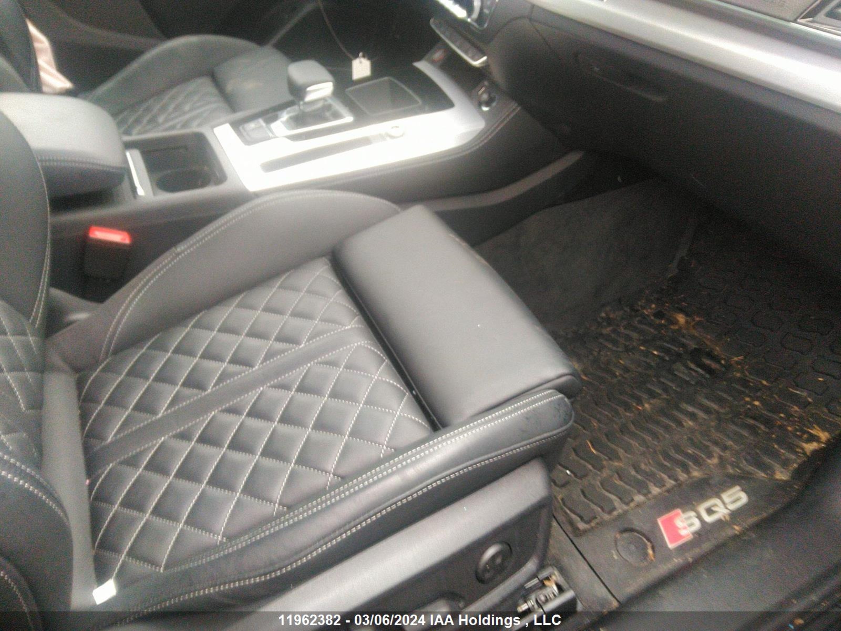 Photo 4 VIN: WA1C4AFYXP2145088 - AUDI SQ5 