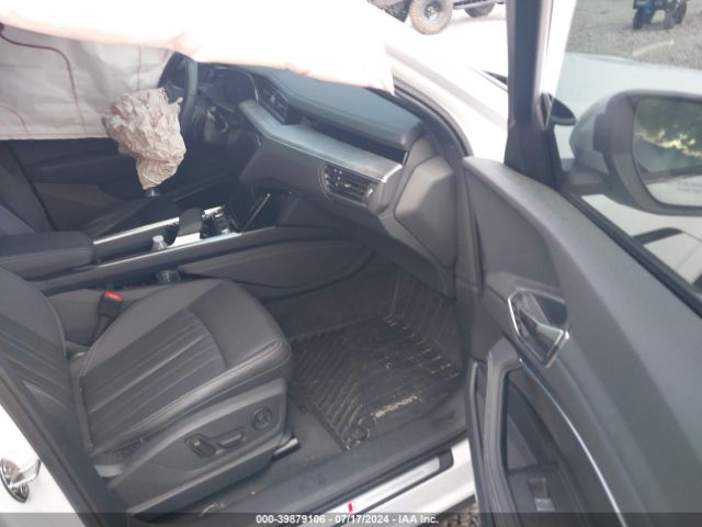 Photo 4 VIN: WA1CAAGE0RB030726 - AUDI Q8 E-TRON 