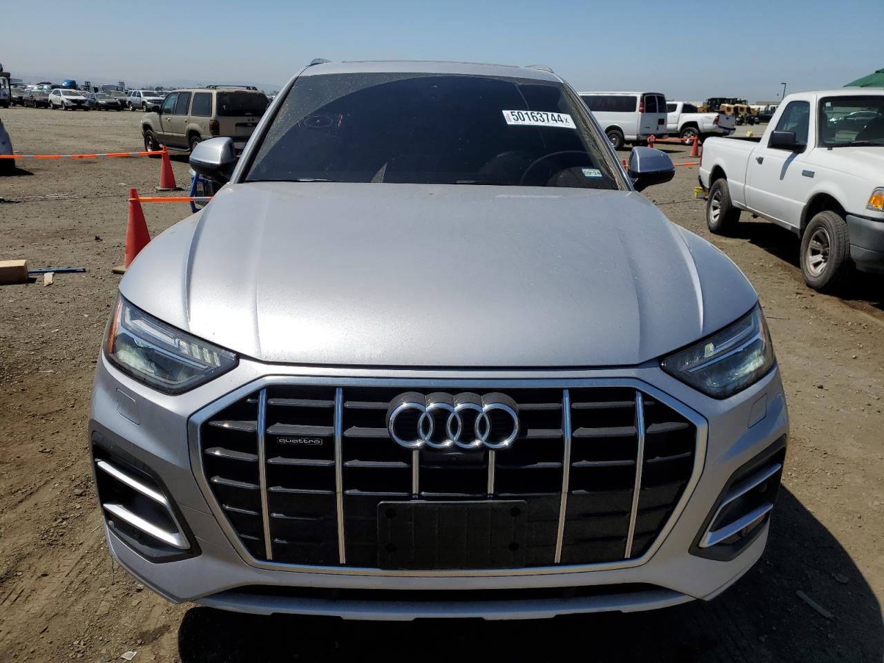 Photo 4 VIN: WA1CBAFY8P2011945 - AUDI Q5 