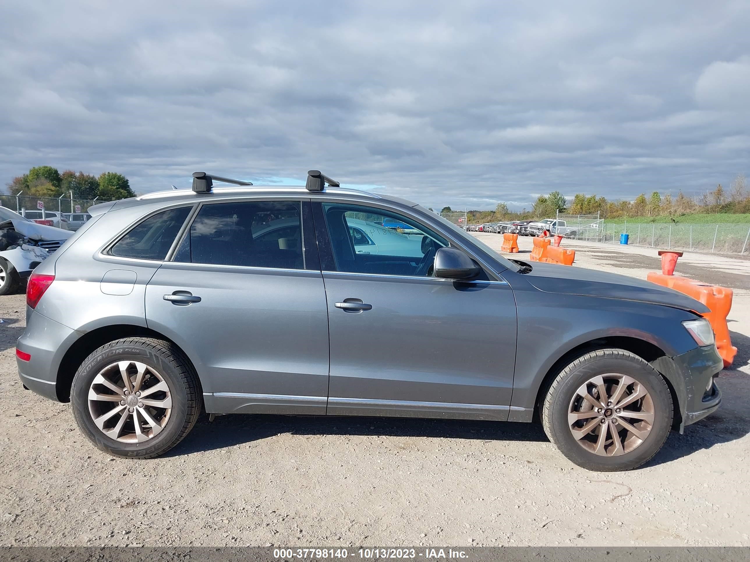 Photo 12 VIN: WA1CFAFP2EA125681 - AUDI Q5 