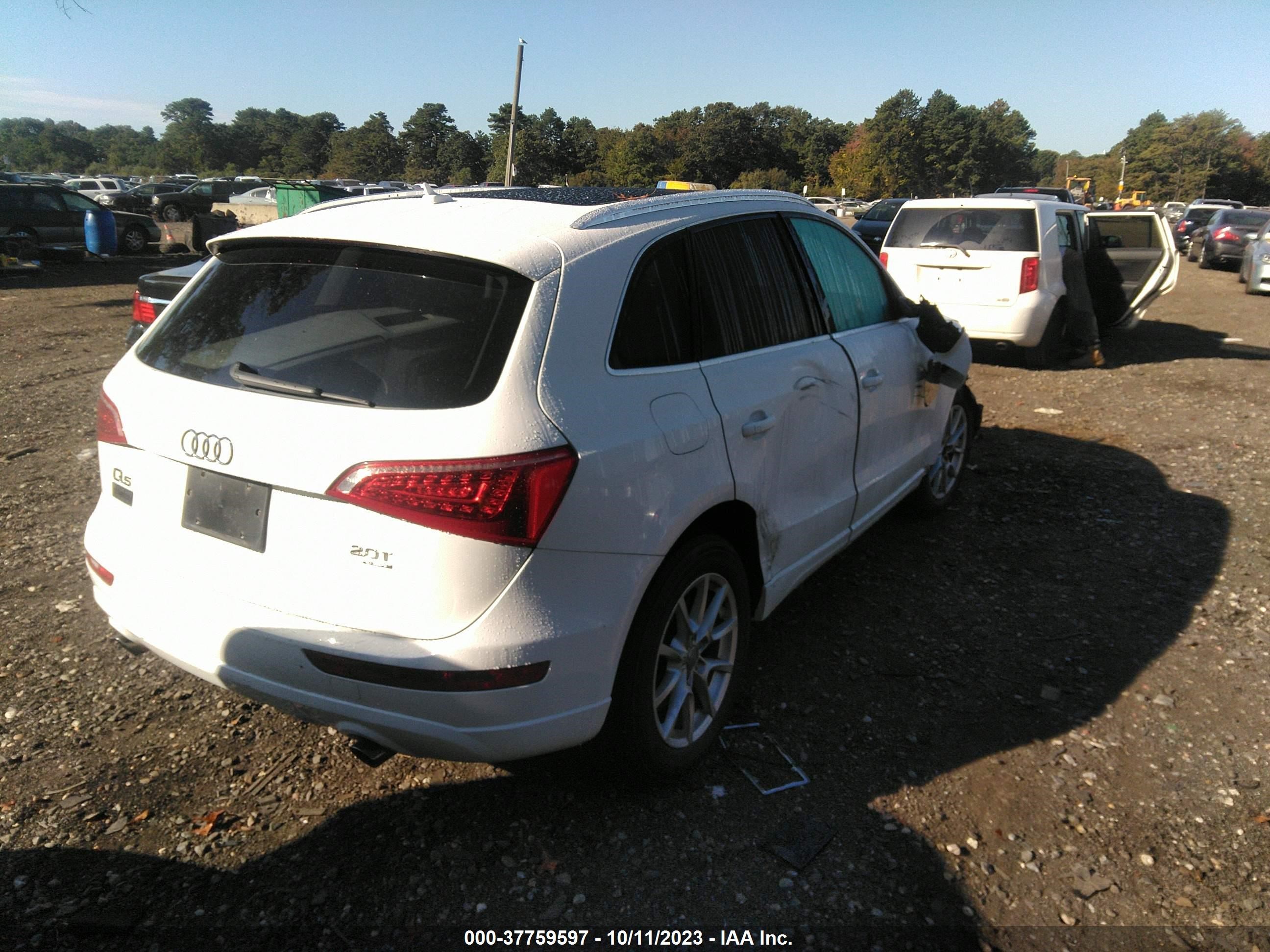 Photo 3 VIN: WA1CFAFP3CA002758 - AUDI Q5 