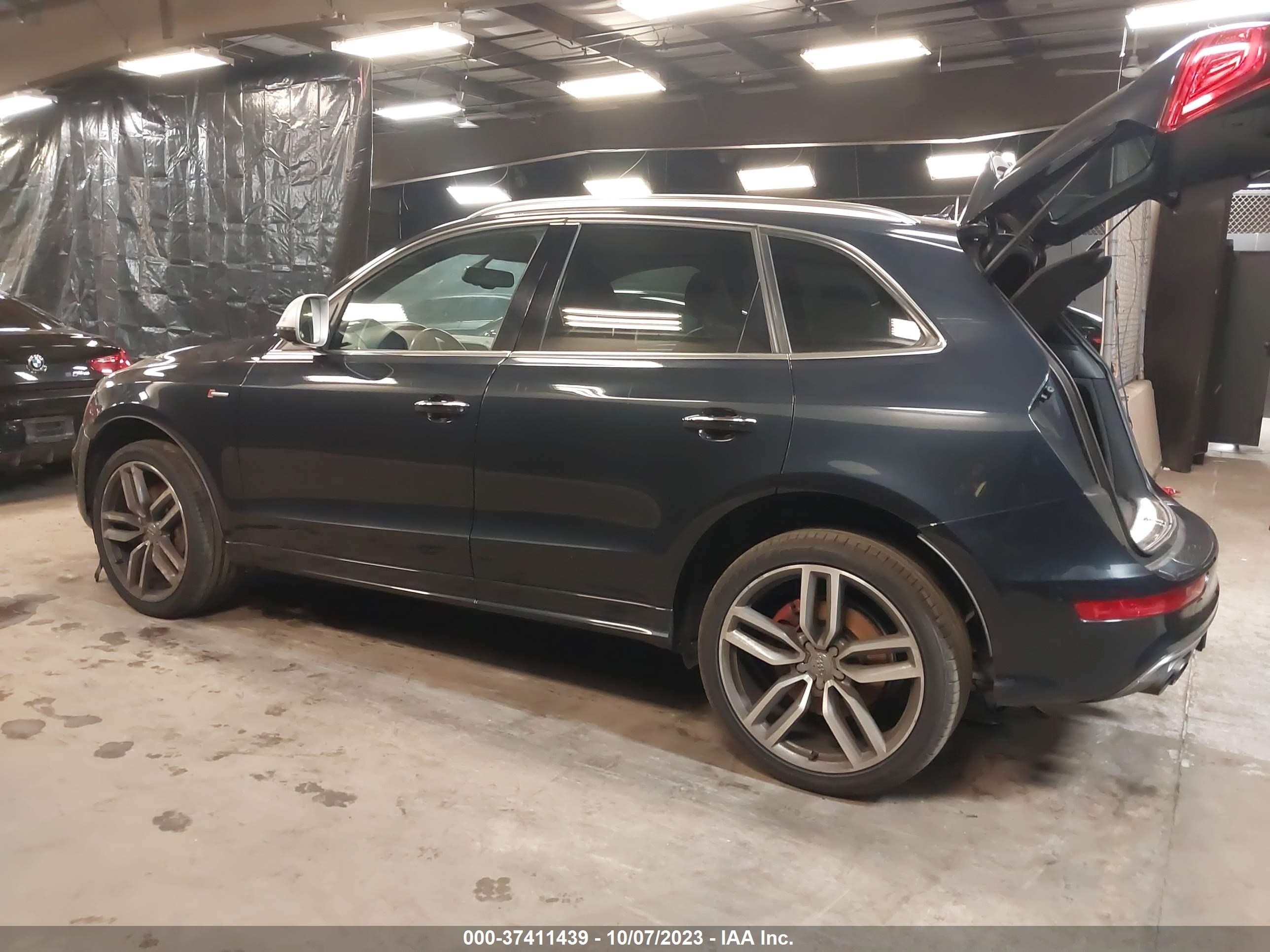 Photo 2 VIN: WA1CGAFP1FA053208 - AUDI SQ5 