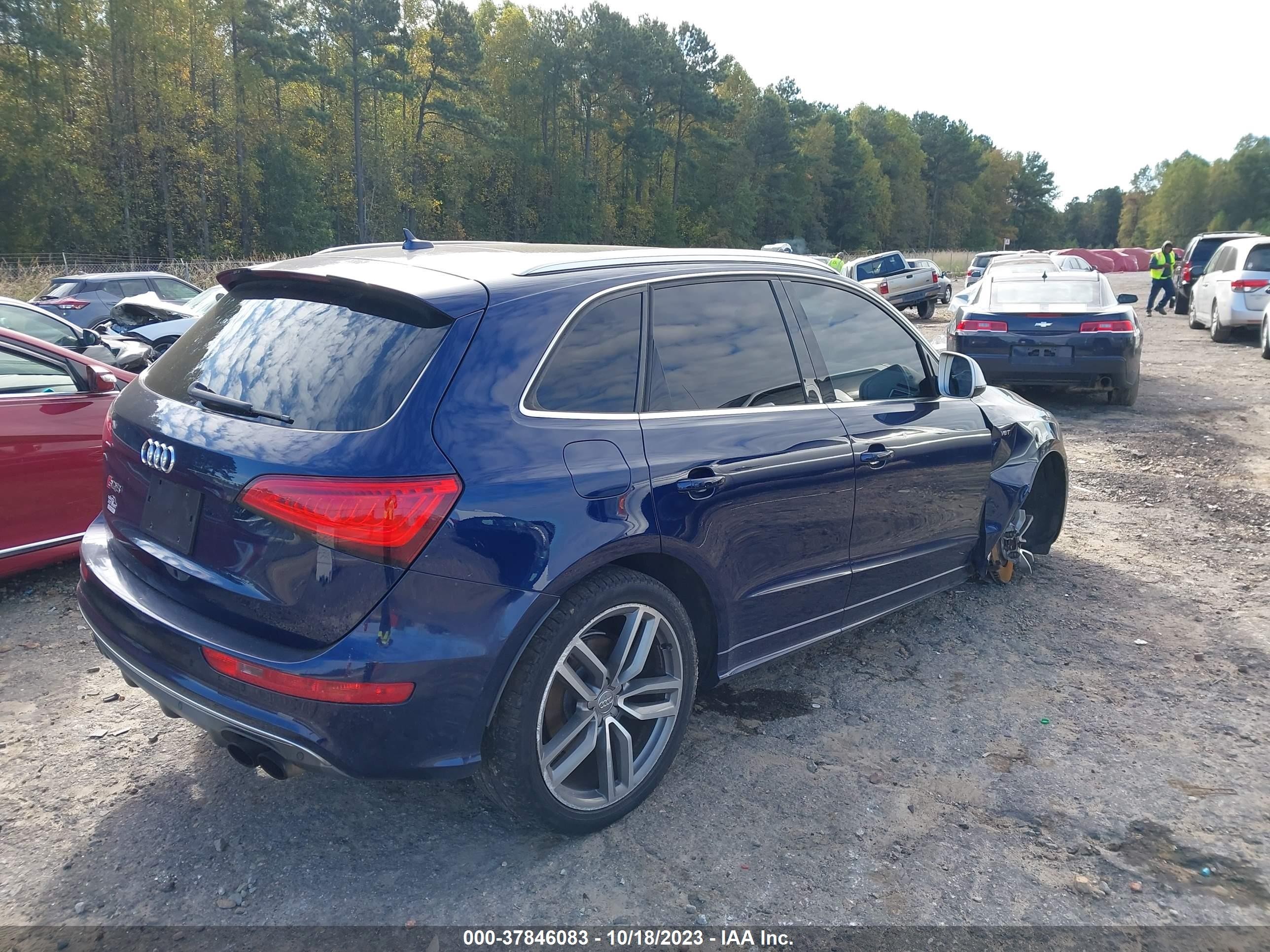 Photo 3 VIN: WA1CGAFP7EA061876 - AUDI SQ5 