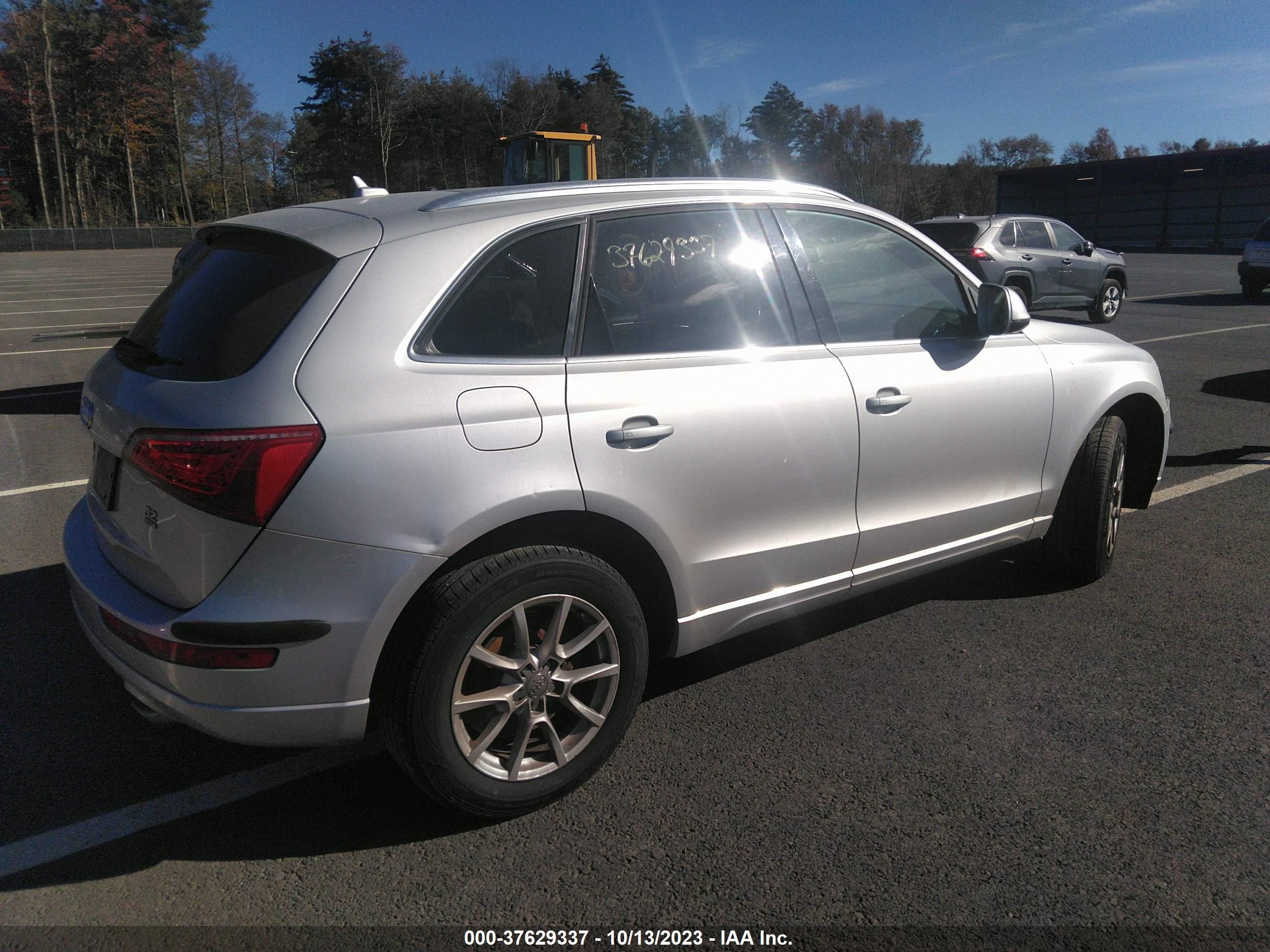 Photo 3 VIN: WA1CKAFP1AA109400 - AUDI Q5 