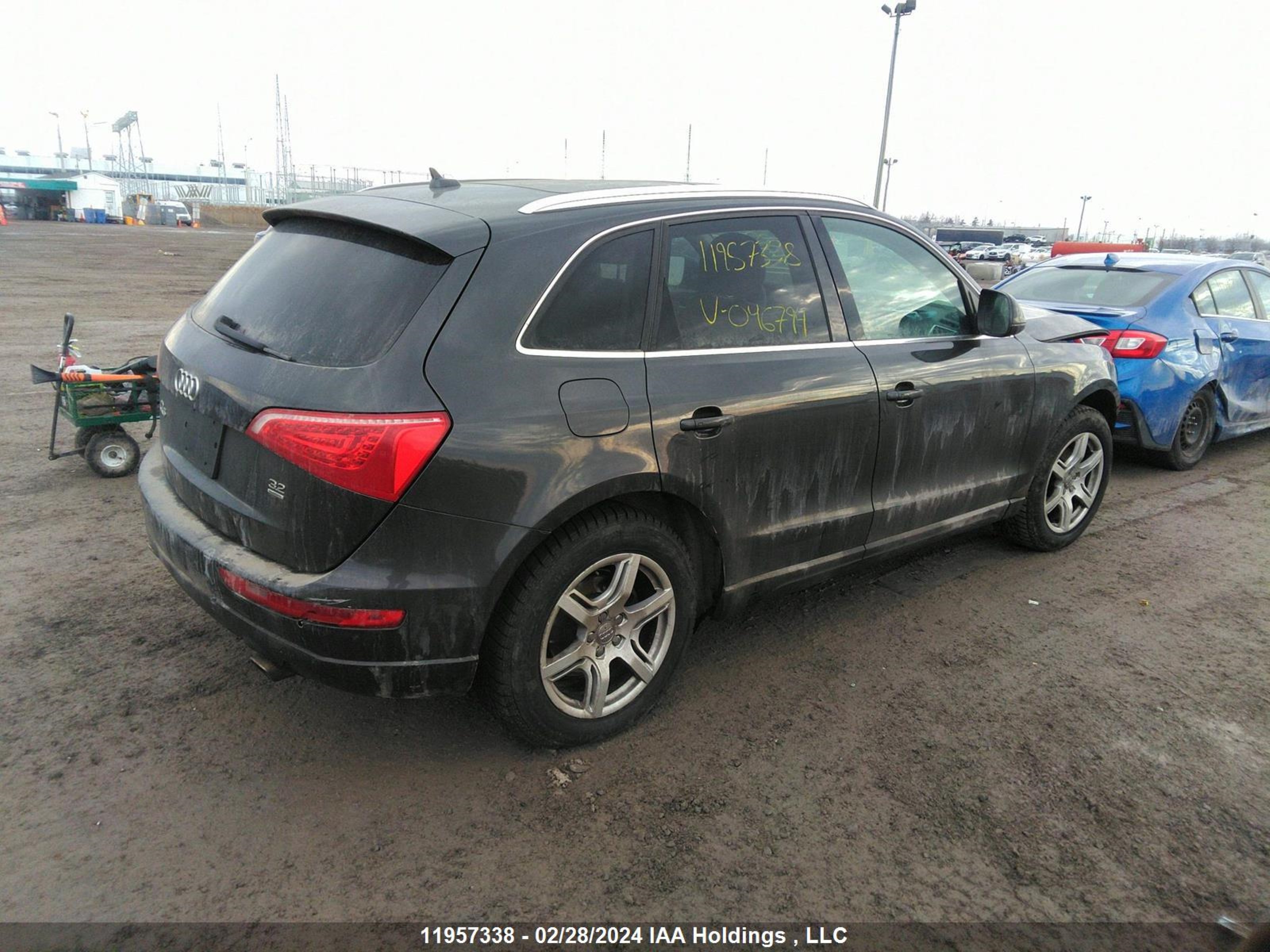 Photo 3 VIN: WA1CKCFP1AA046794 - AUDI Q5 