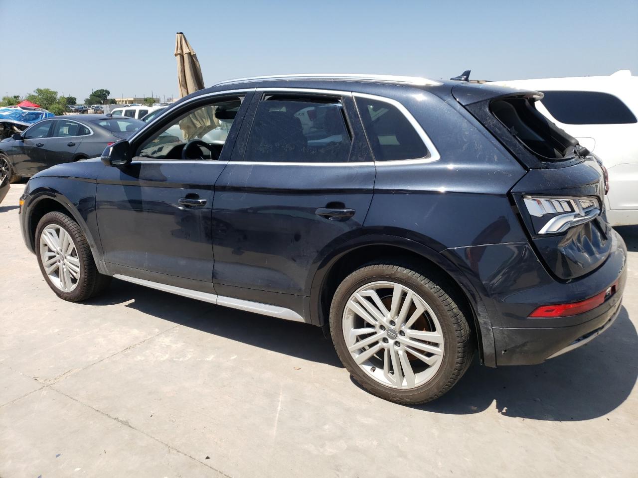 Photo 1 VIN: WA1CNAFY2J2130220 - AUDI Q5 