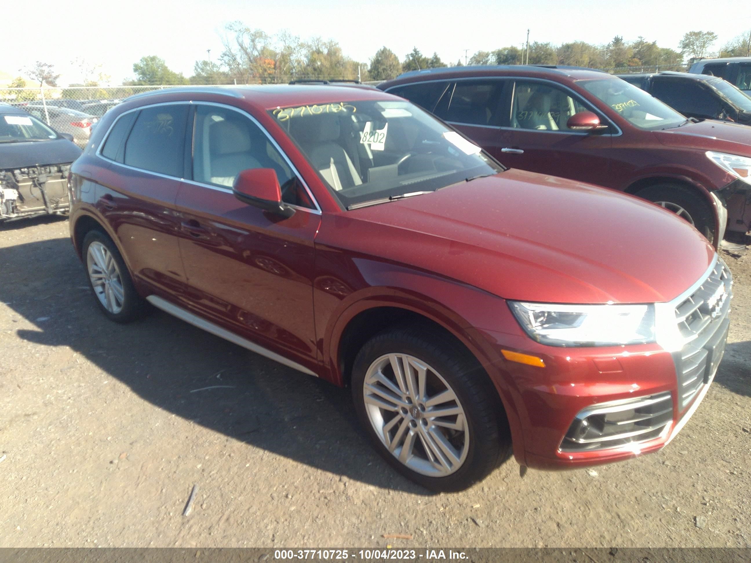 Photo 0 VIN: WA1CNAFY4J2212739 - AUDI Q5 