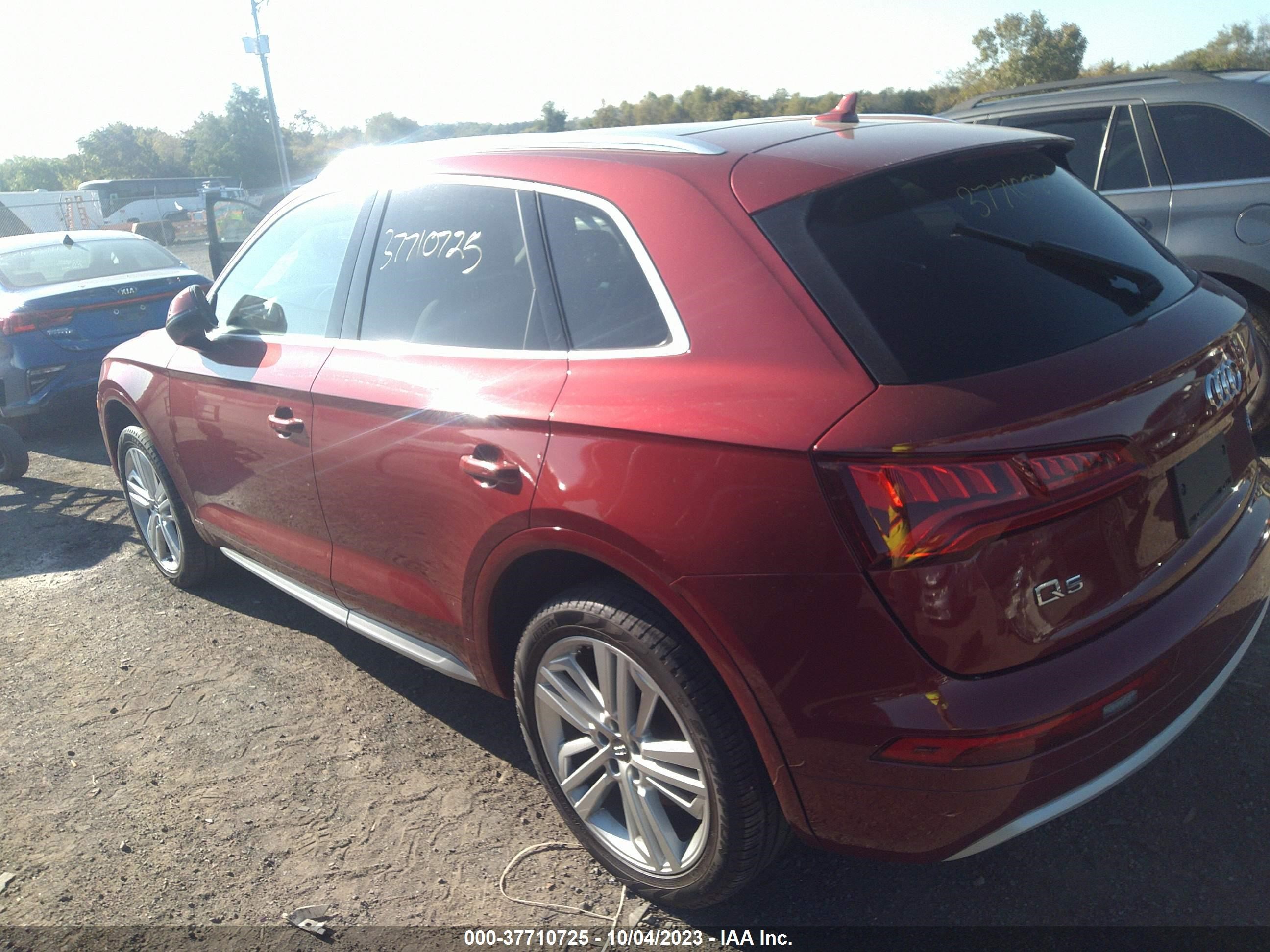 Photo 2 VIN: WA1CNAFY4J2212739 - AUDI Q5 