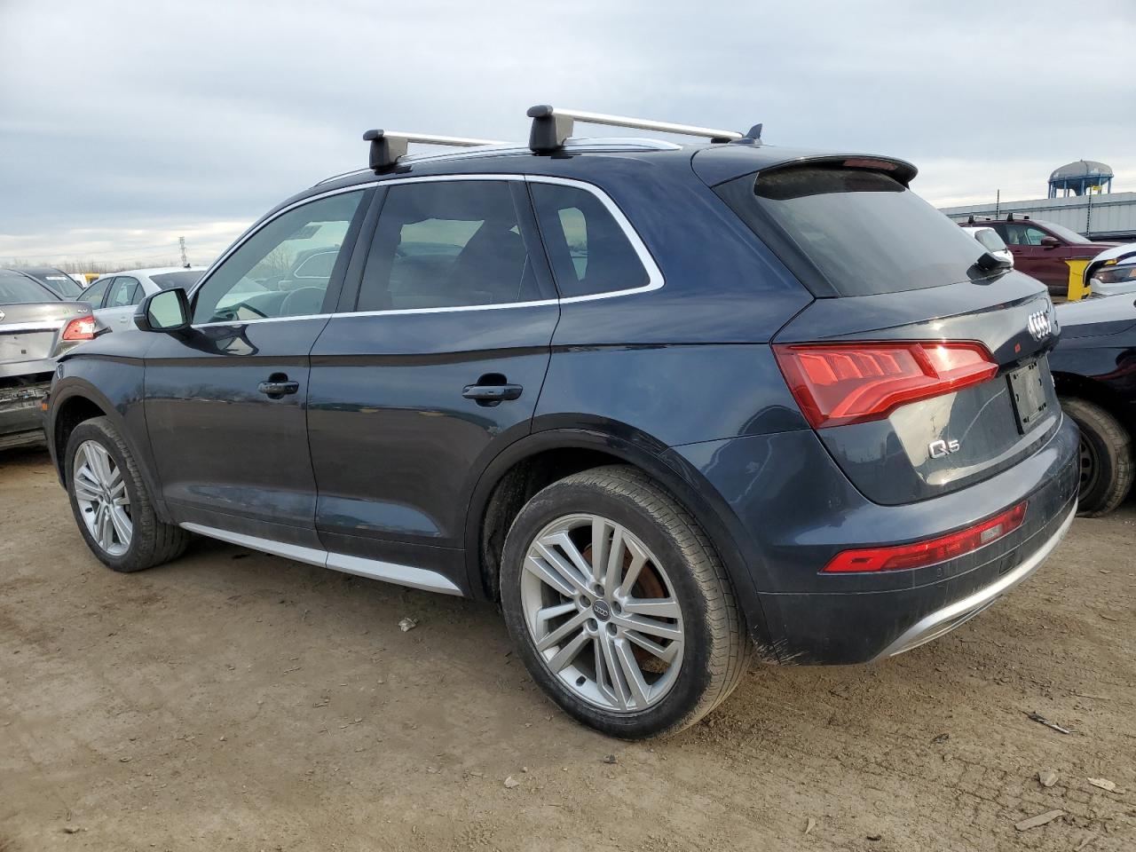 Photo 1 VIN: WA1CNBFY6J2040641 - AUDI Q5 