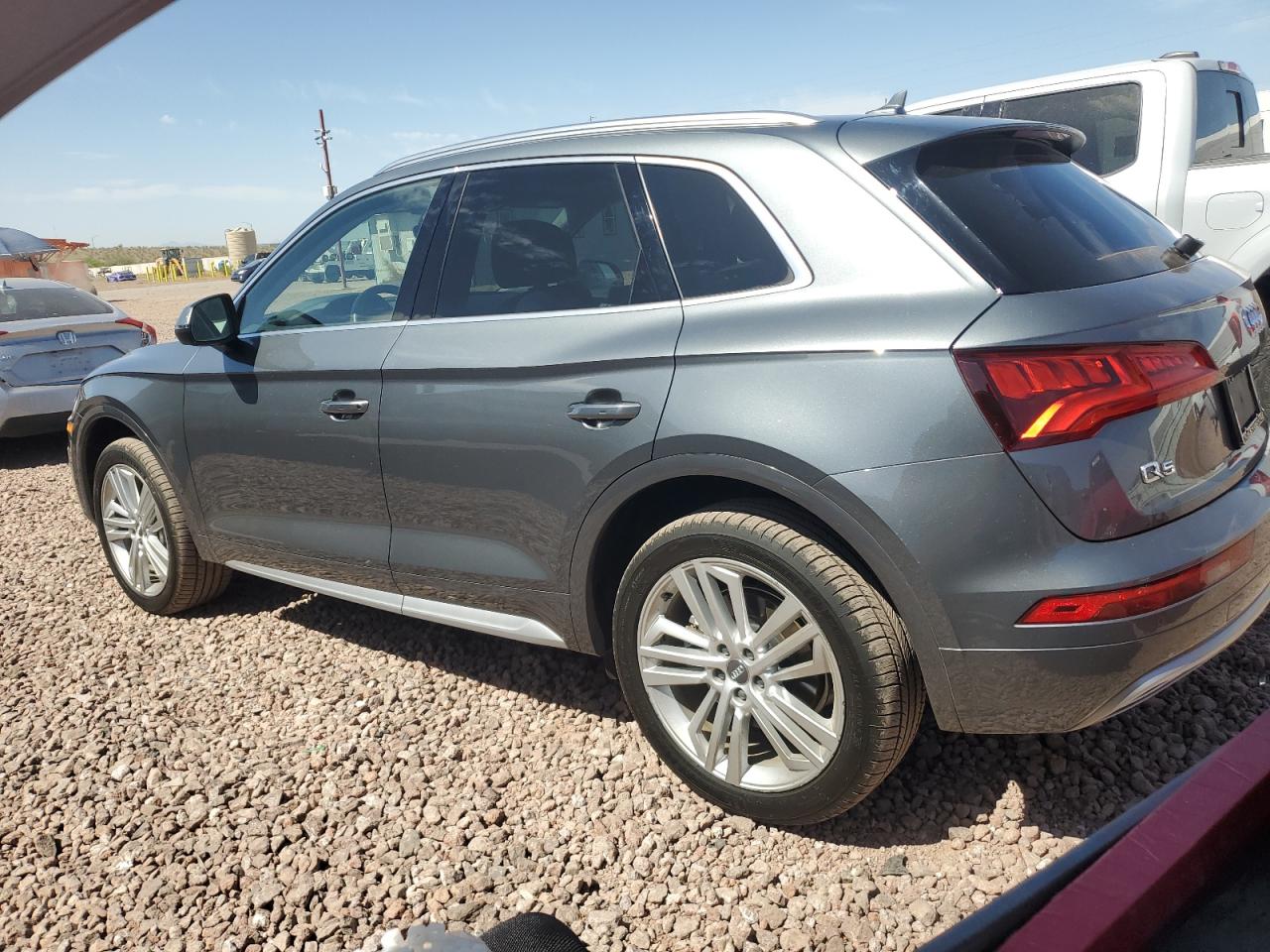 Photo 1 VIN: WA1CNBFY7J2227760 - AUDI Q5 