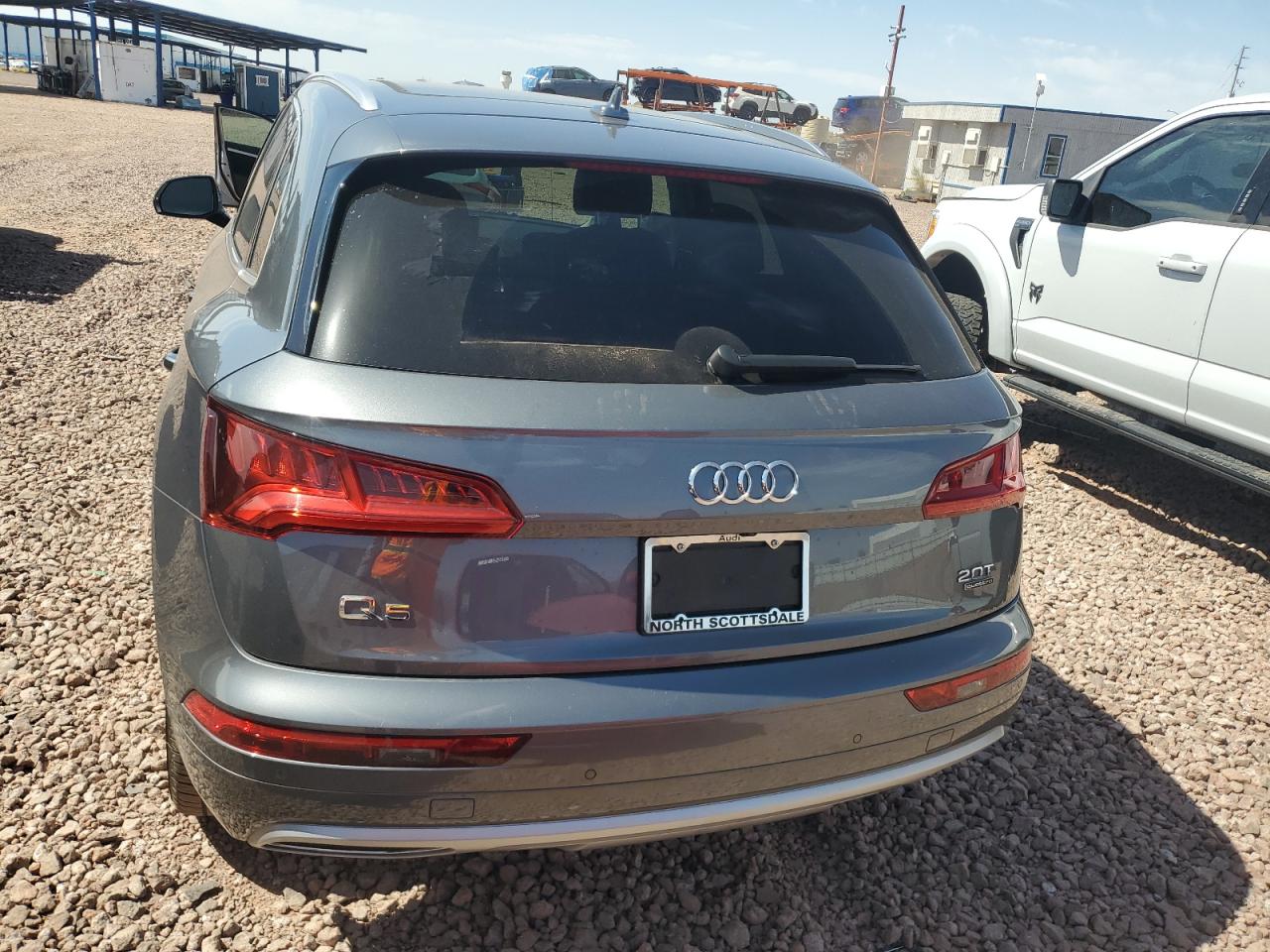 Photo 5 VIN: WA1CNBFY7J2227760 - AUDI Q5 