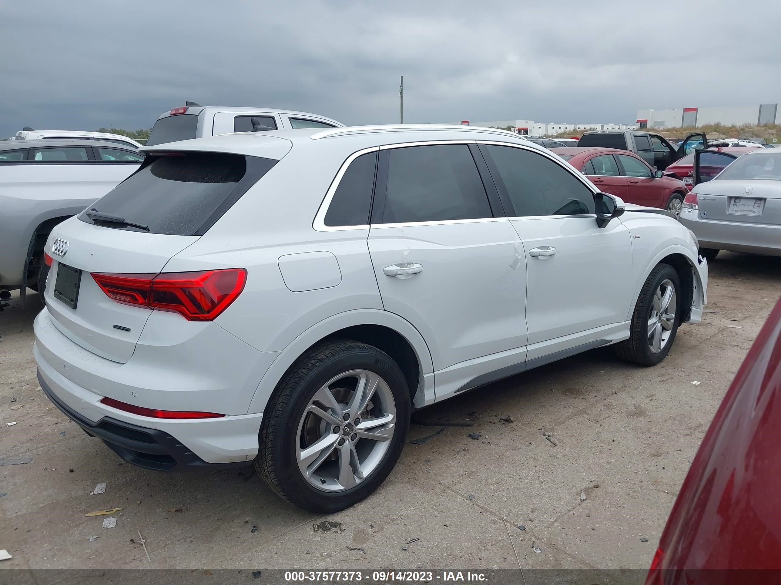 Photo 3 VIN: WA1DECF30L1108729 - AUDI Q3 