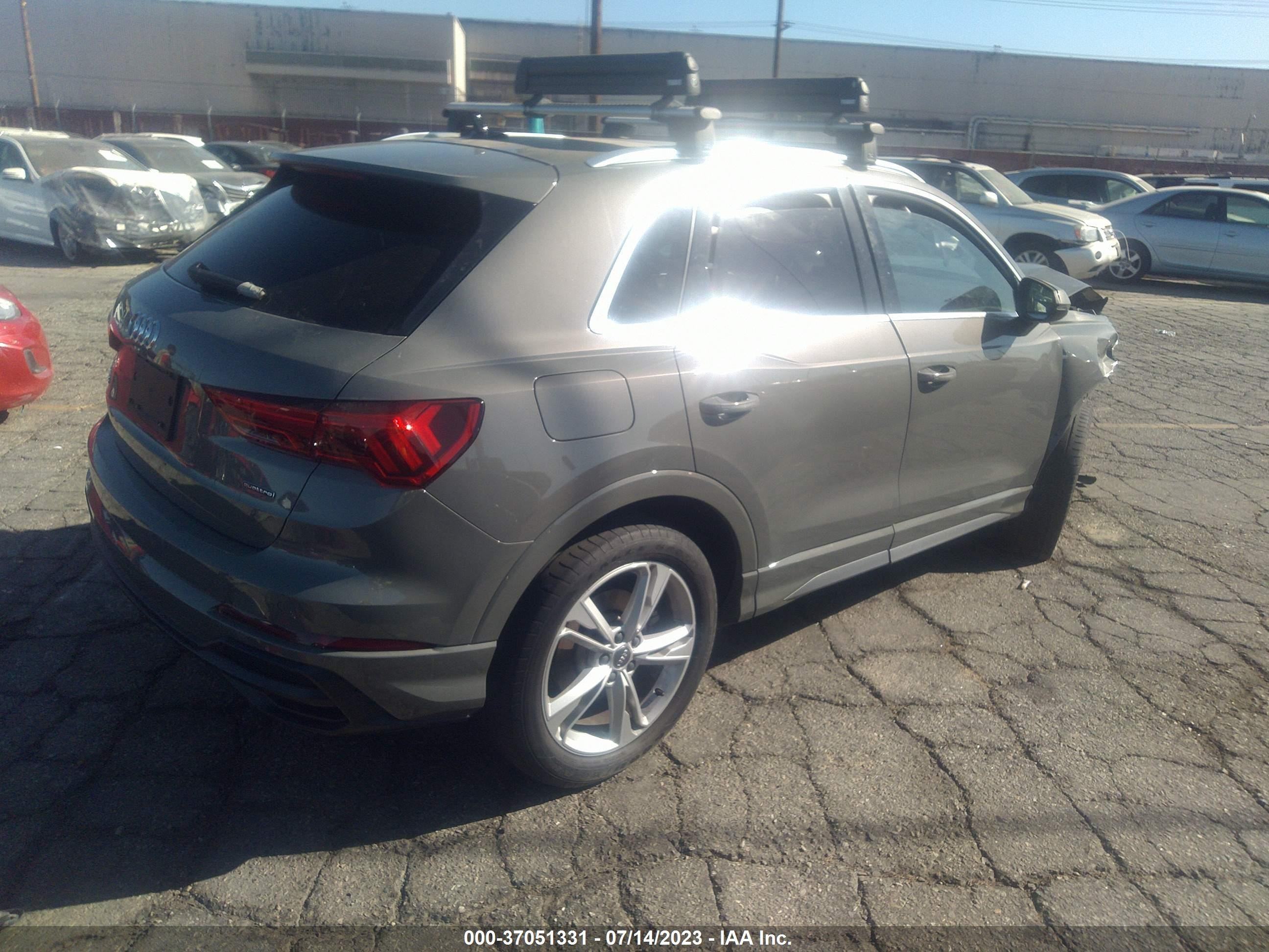 Photo 3 VIN: WA1DECF31M1002498 - AUDI Q3 