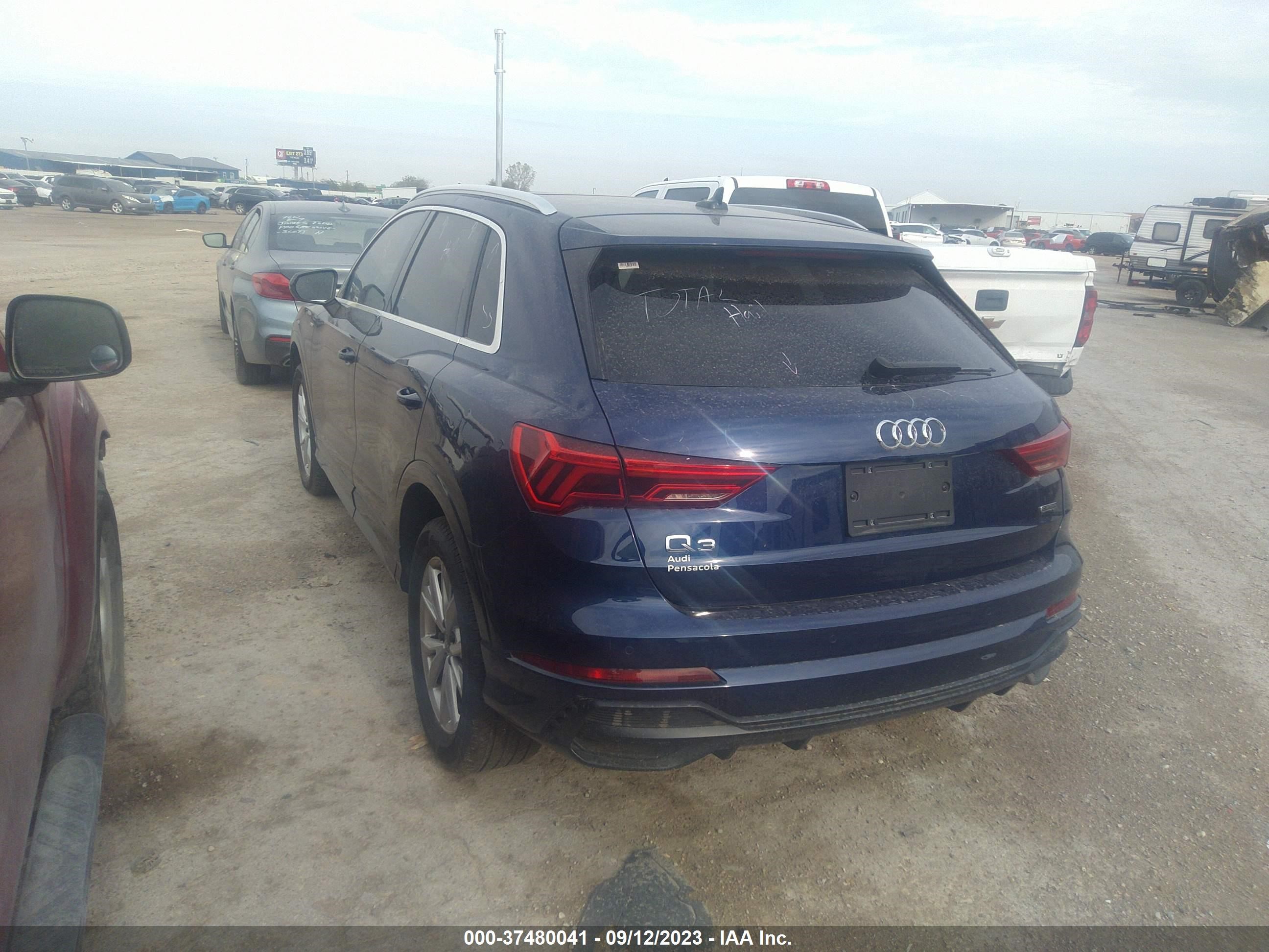 Photo 2 VIN: WA1DECF31M1016224 - AUDI Q3 