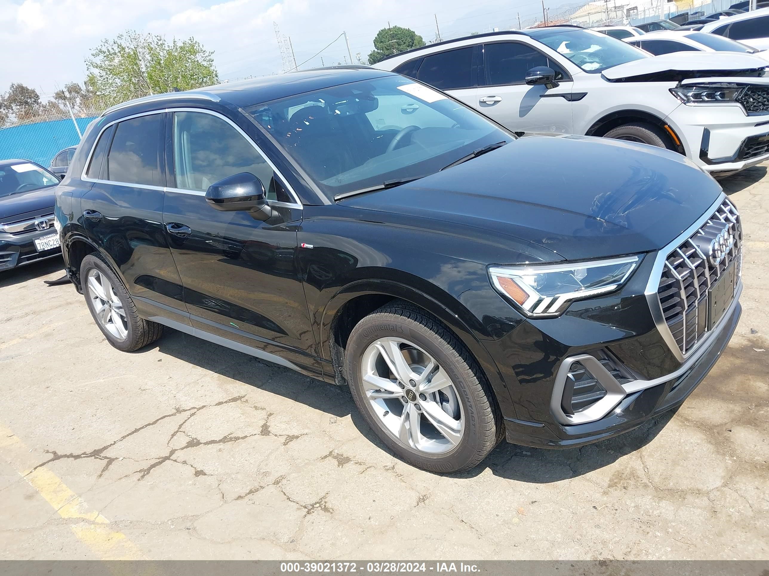 Photo 0 VIN: WA1DECF31R1023469 - AUDI Q3 