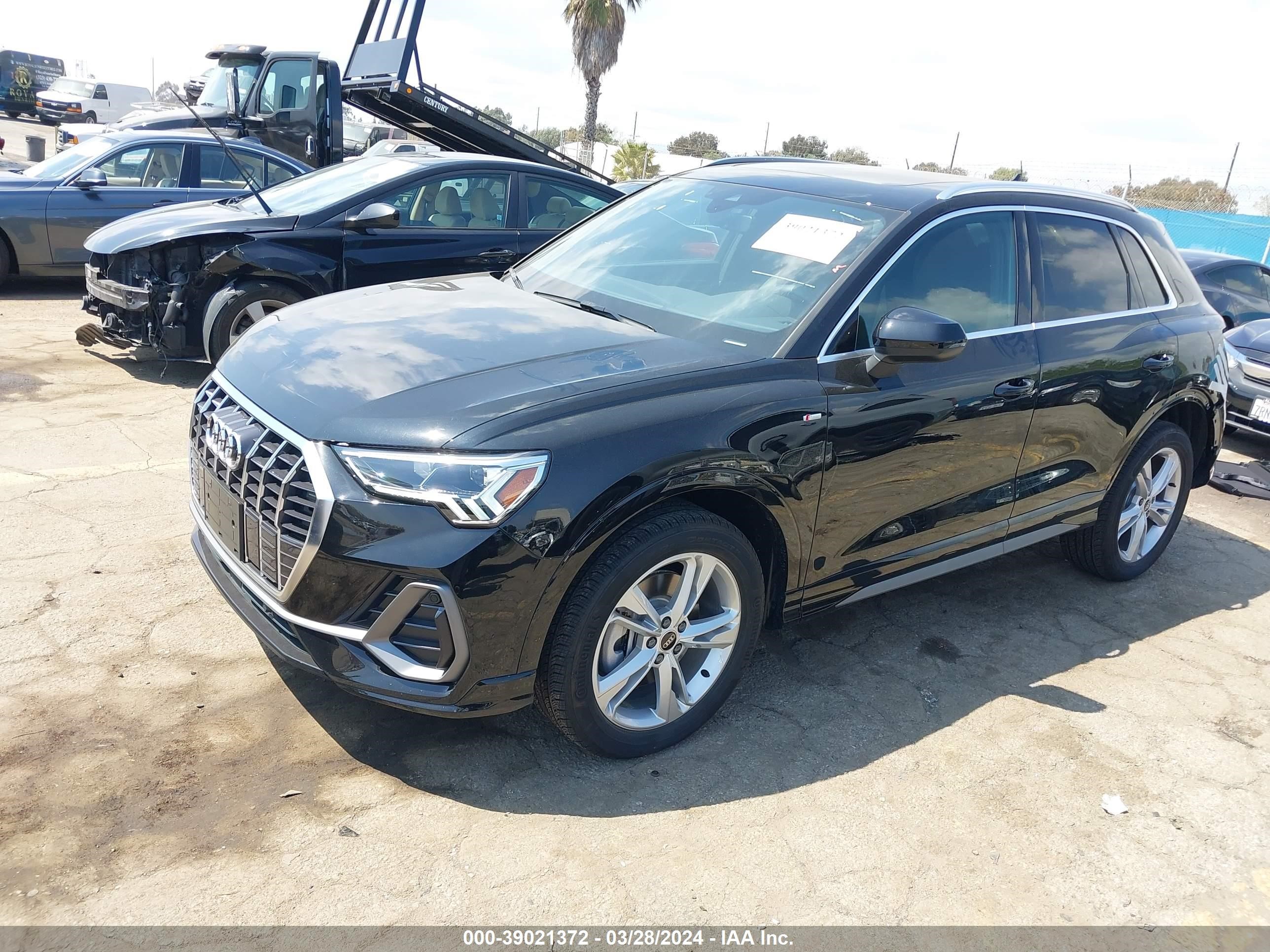 Photo 1 VIN: WA1DECF31R1023469 - AUDI Q3 