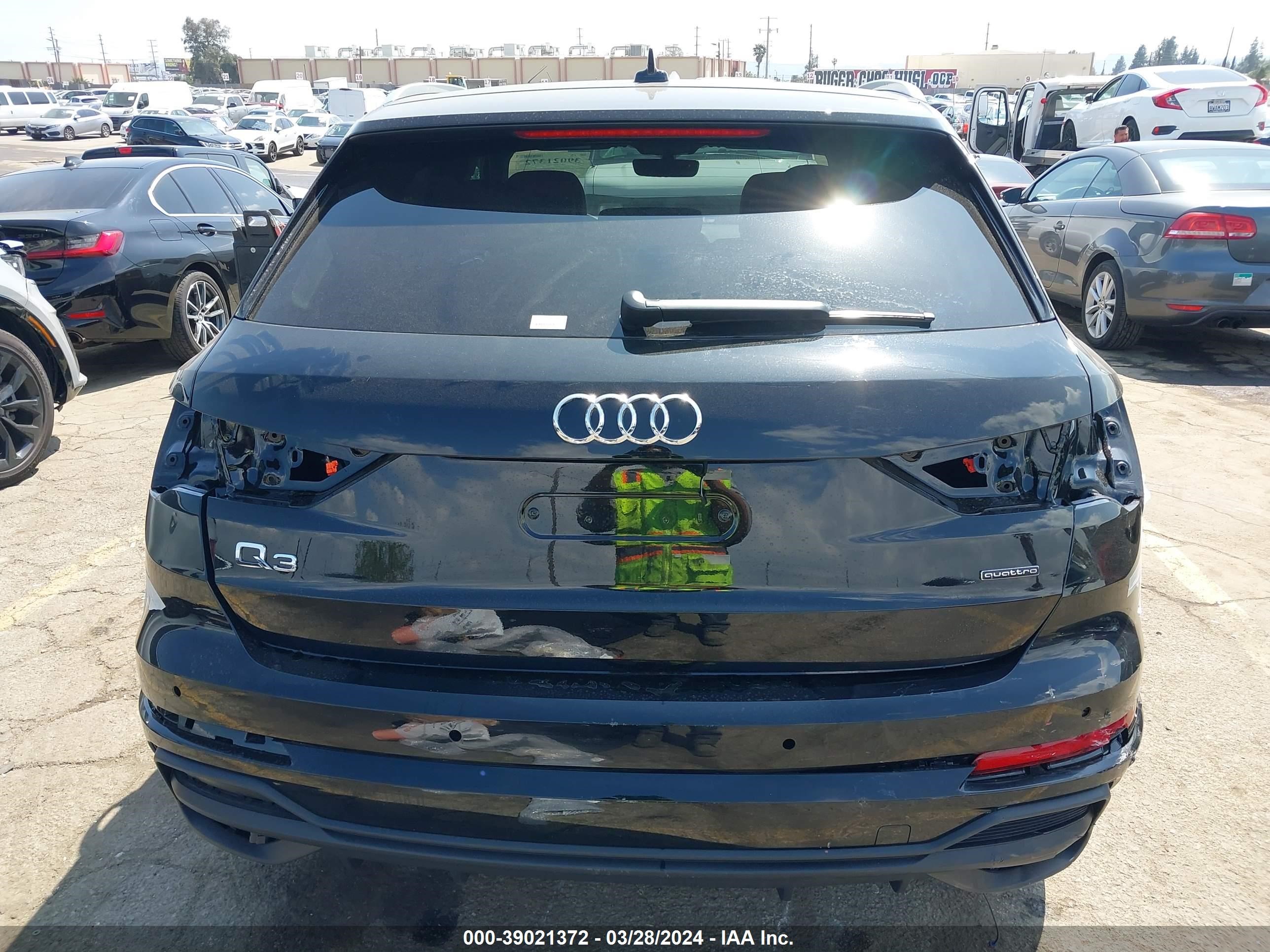 Photo 16 VIN: WA1DECF31R1023469 - AUDI Q3 