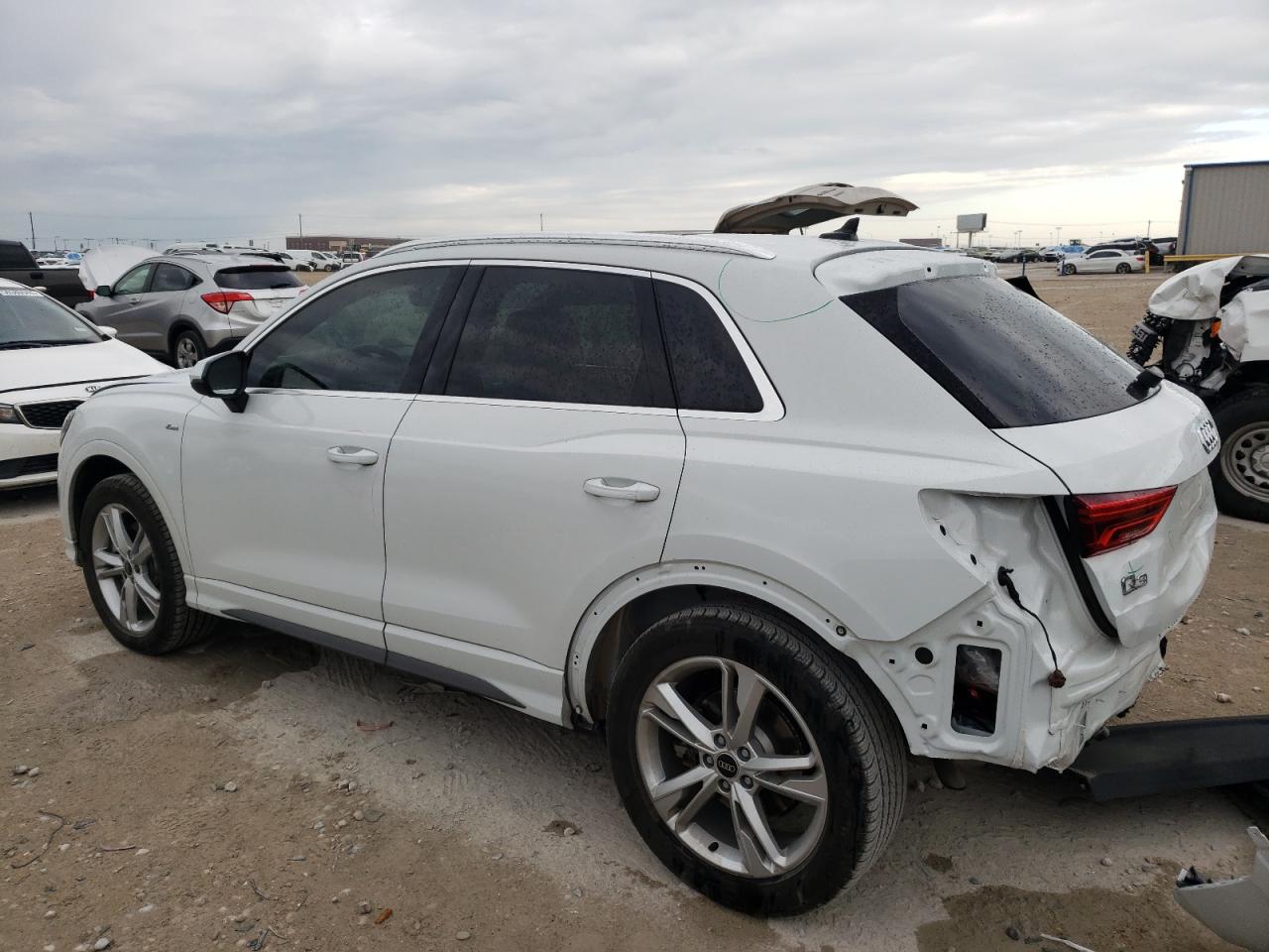 Photo 1 VIN: WA1DECF31R1025657 - AUDI Q3 