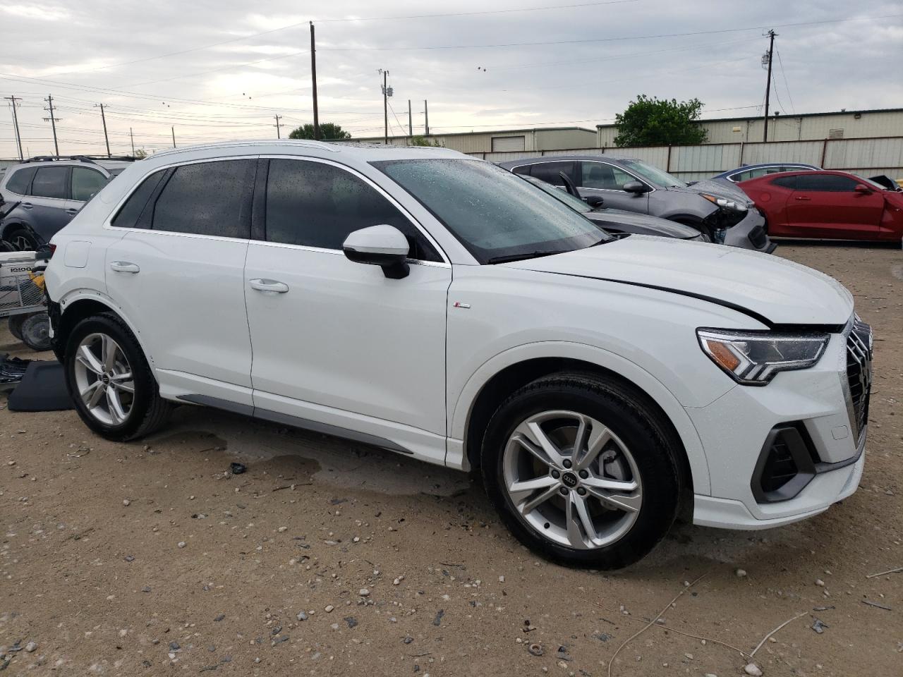 Photo 3 VIN: WA1DECF31R1025657 - AUDI Q3 