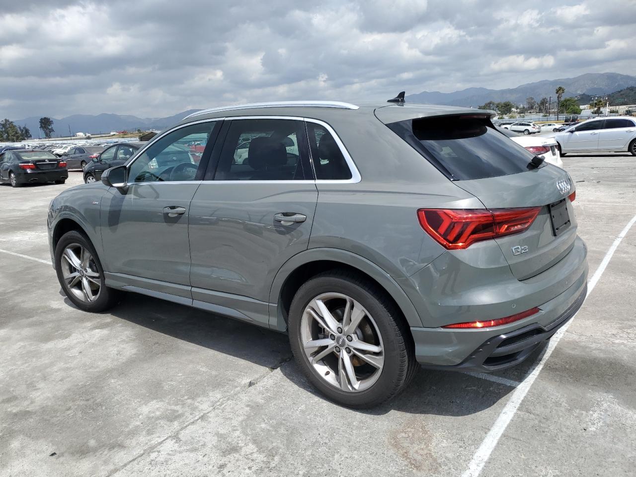 Photo 1 VIN: WA1DECF32L1047366 - AUDI Q3 