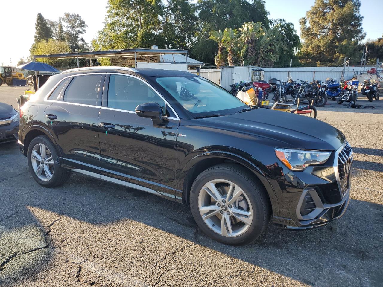 Photo 3 VIN: WA1DECF33M1015849 - AUDI Q3 