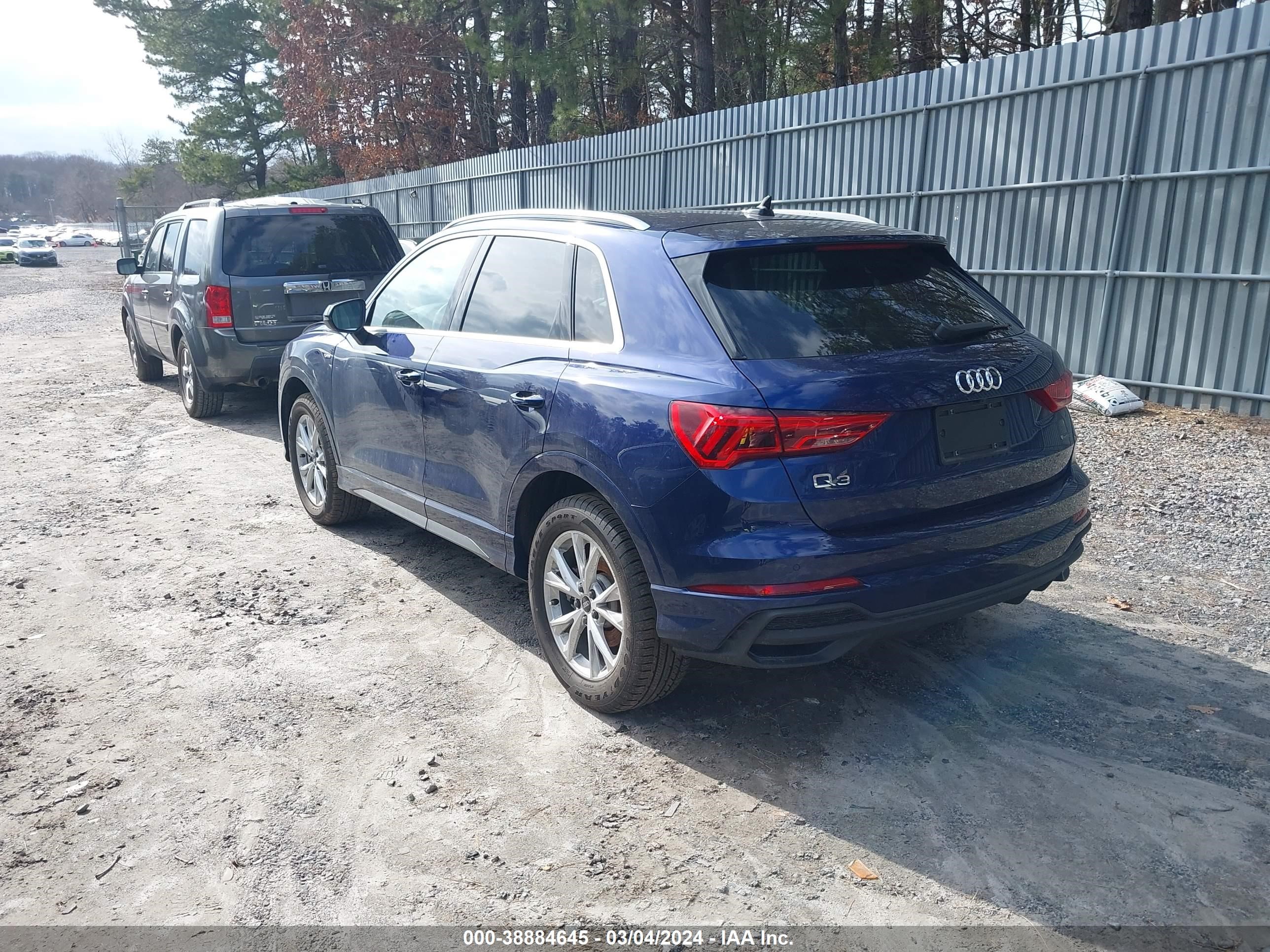 Photo 2 VIN: WA1DECF33R1043819 - AUDI Q3 