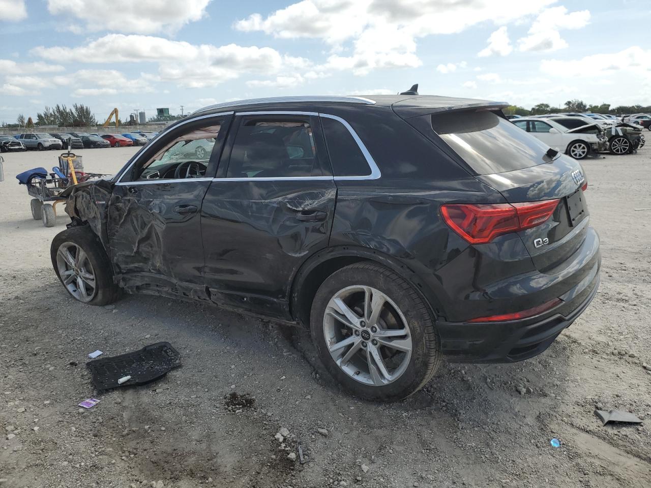 Photo 1 VIN: WA1DECF36M1025324 - AUDI Q3 