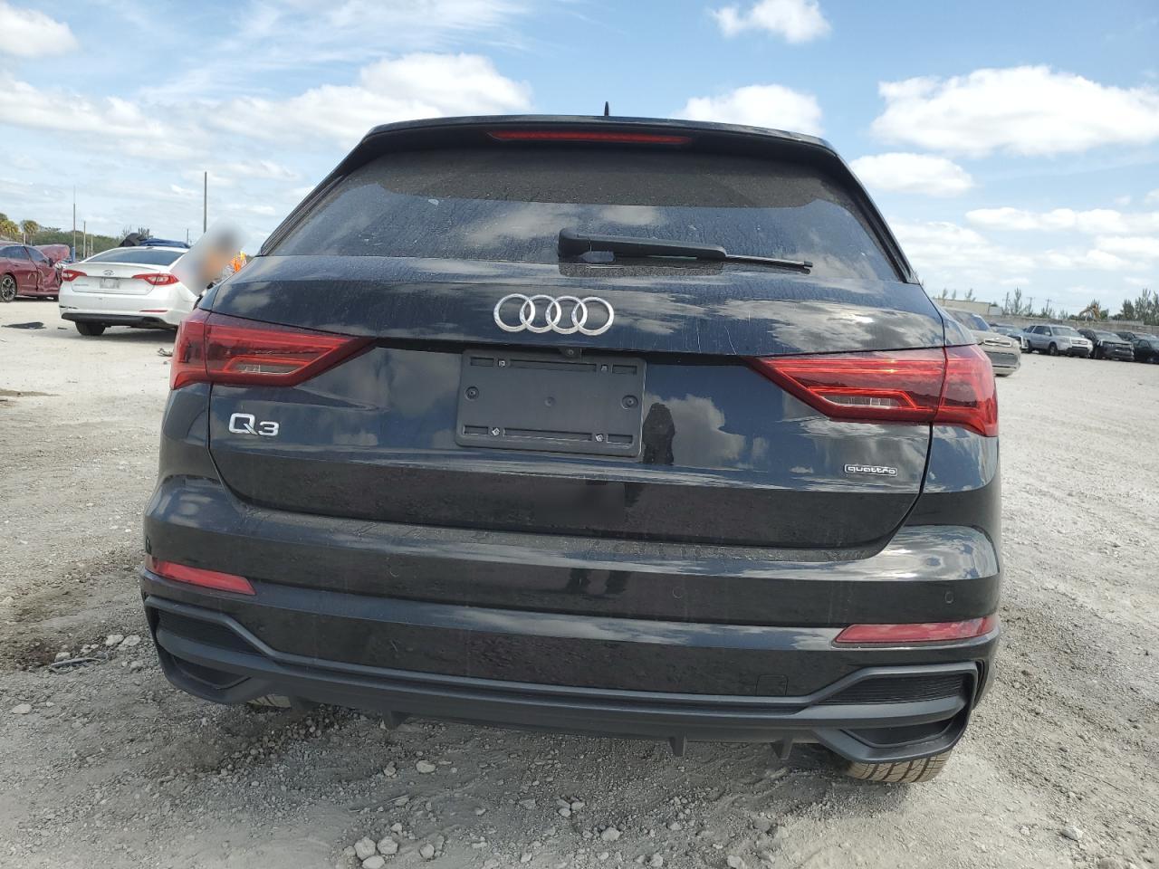 Photo 5 VIN: WA1DECF36M1025324 - AUDI Q3 