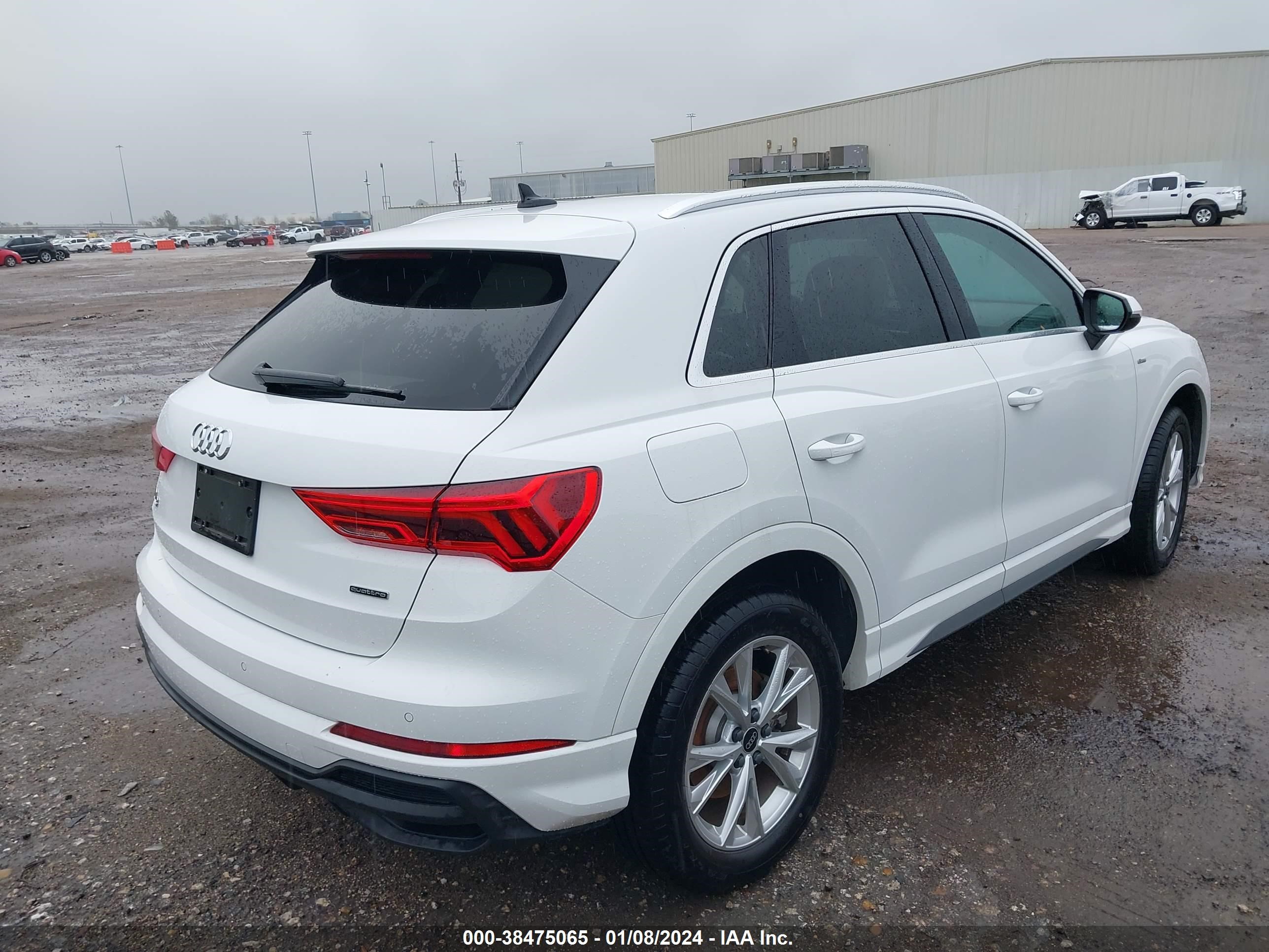 Photo 3 VIN: WA1DECF36P1055590 - AUDI Q3 