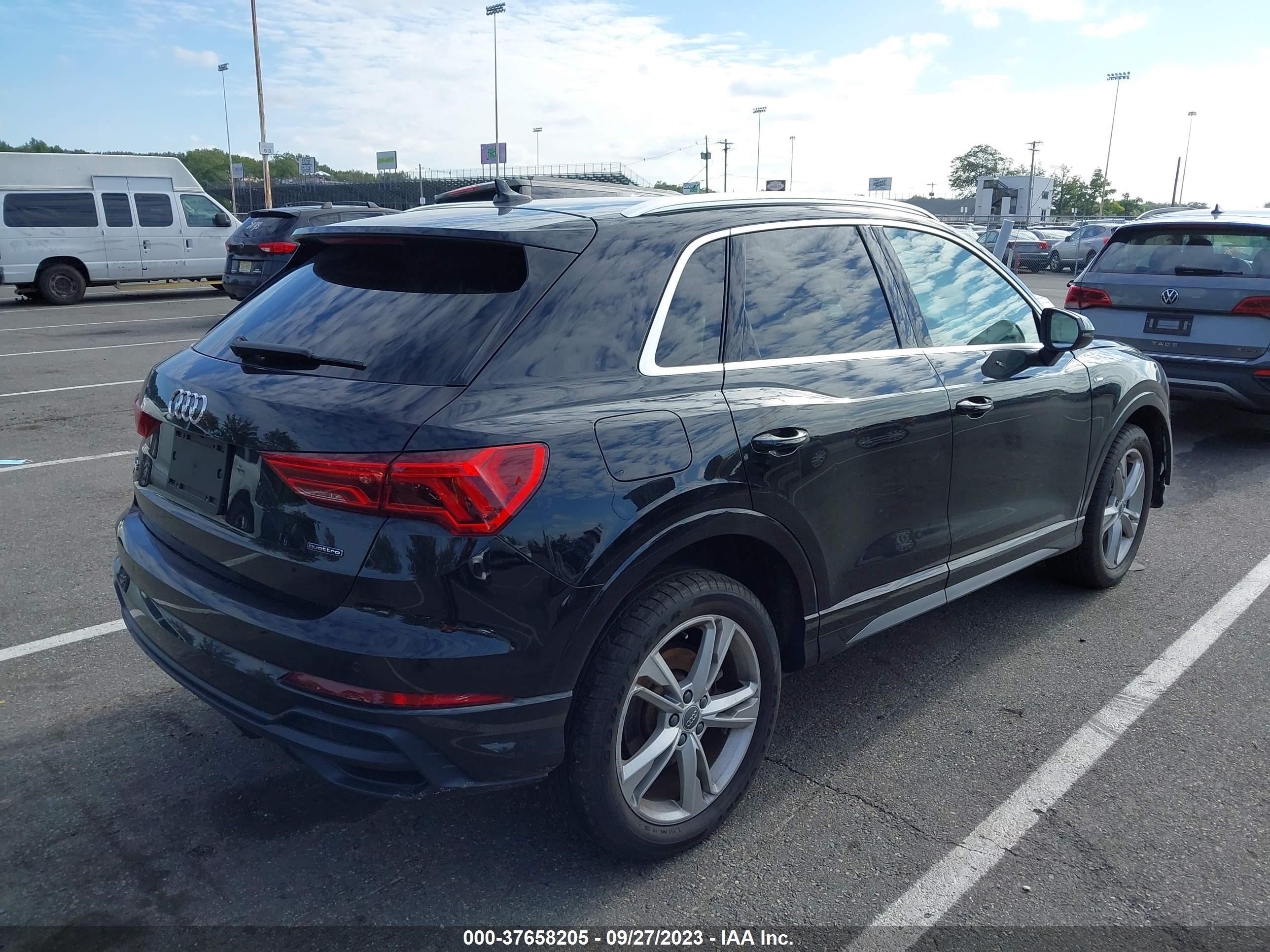 Photo 3 VIN: WA1DECF38M1014325 - AUDI Q3 