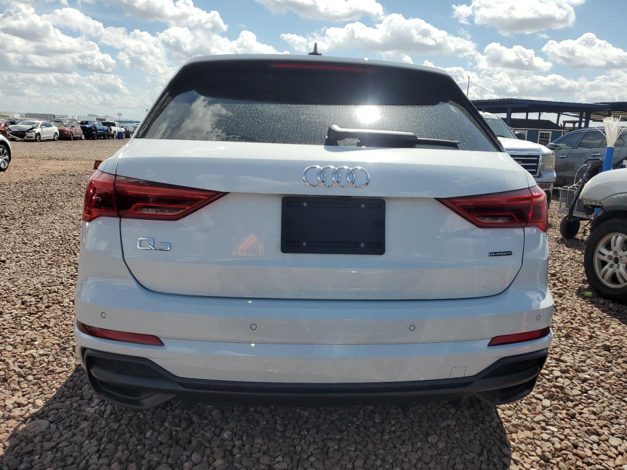 Photo 5 VIN: WA1DECF38M1068661 - AUDI Q3 