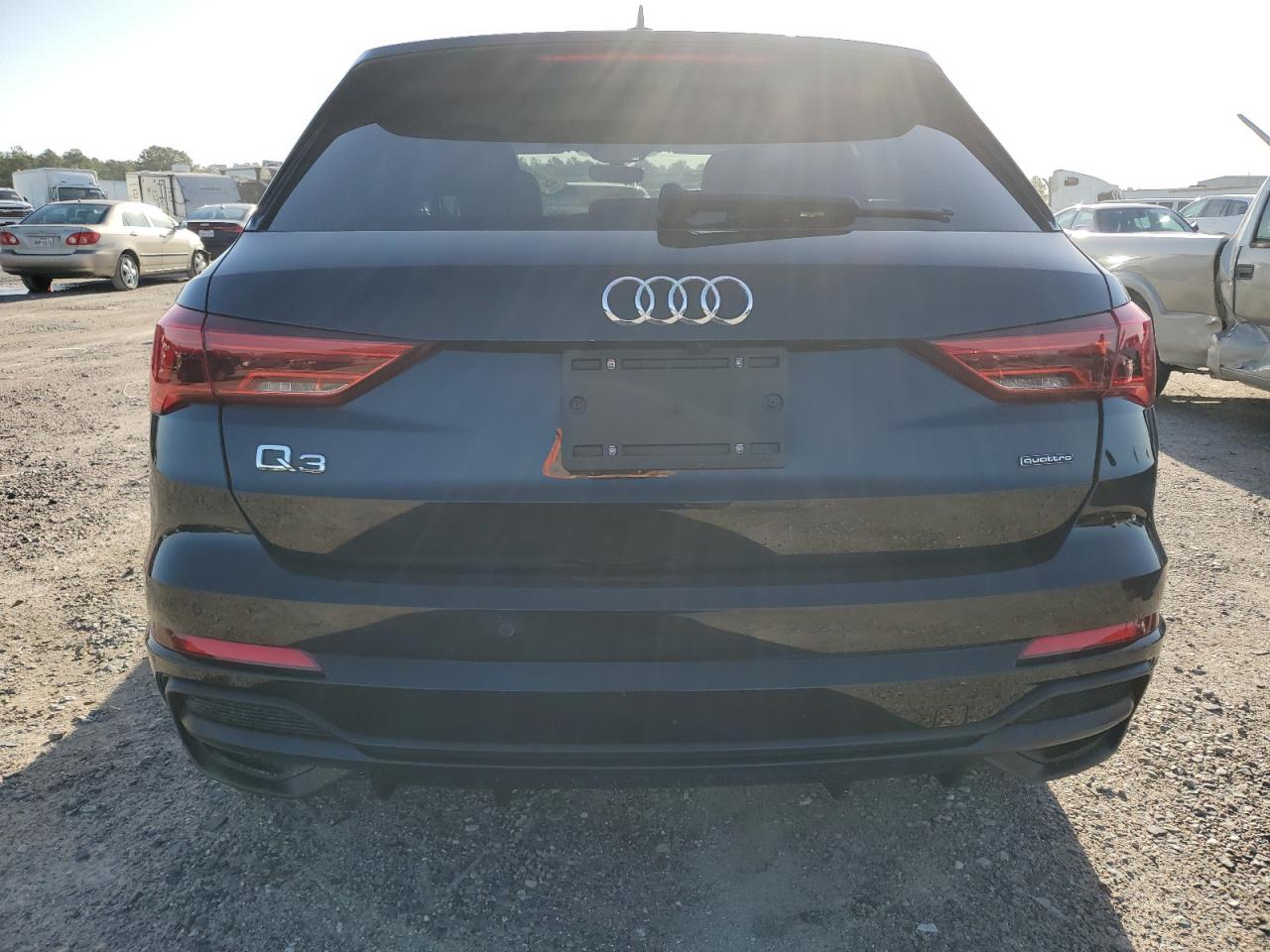 Photo 5 VIN: WA1DECF39M1003916 - AUDI Q3 