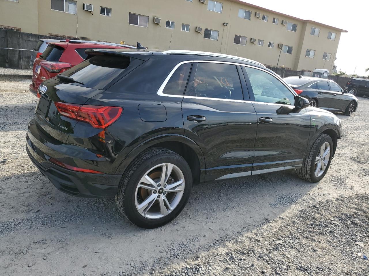 Photo 2 VIN: WA1DECF39N1028297 - AUDI Q3 